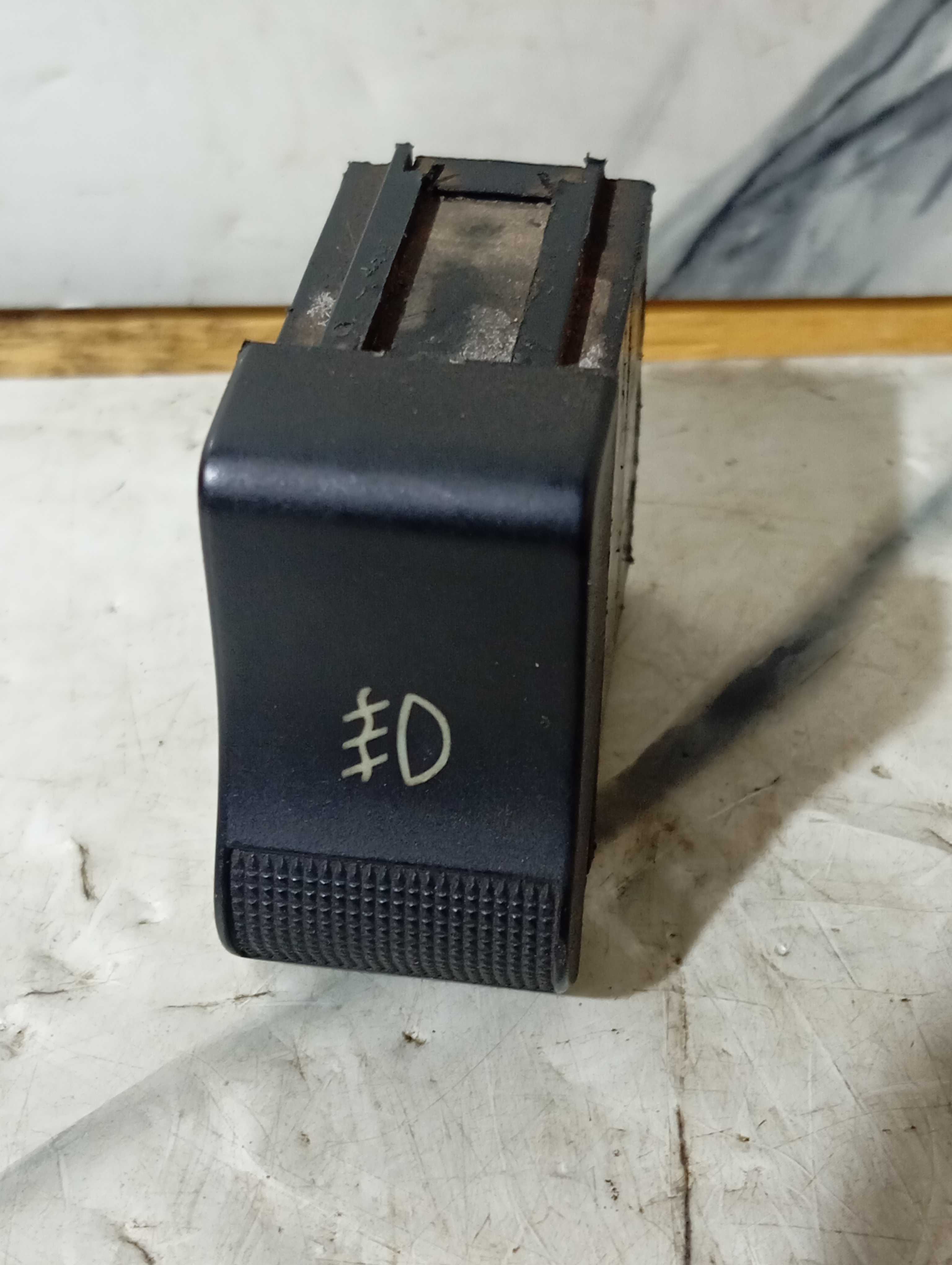 Botão De Acionamento Farol De Milha Volkswagen Santana Orig