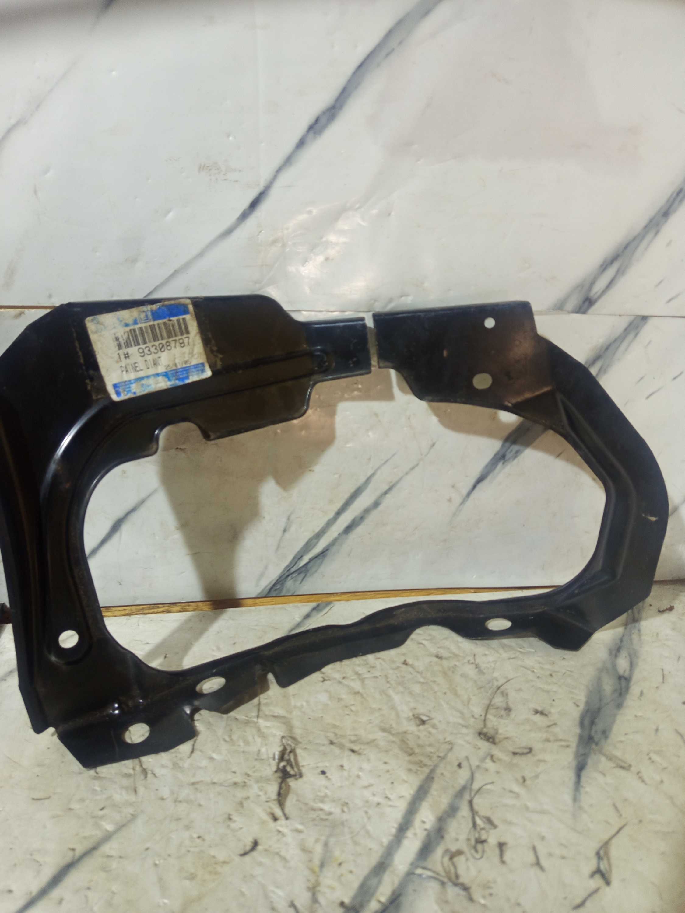 Suporte Dianteiro Do Farol Lado Esquerdo Zafira 2002