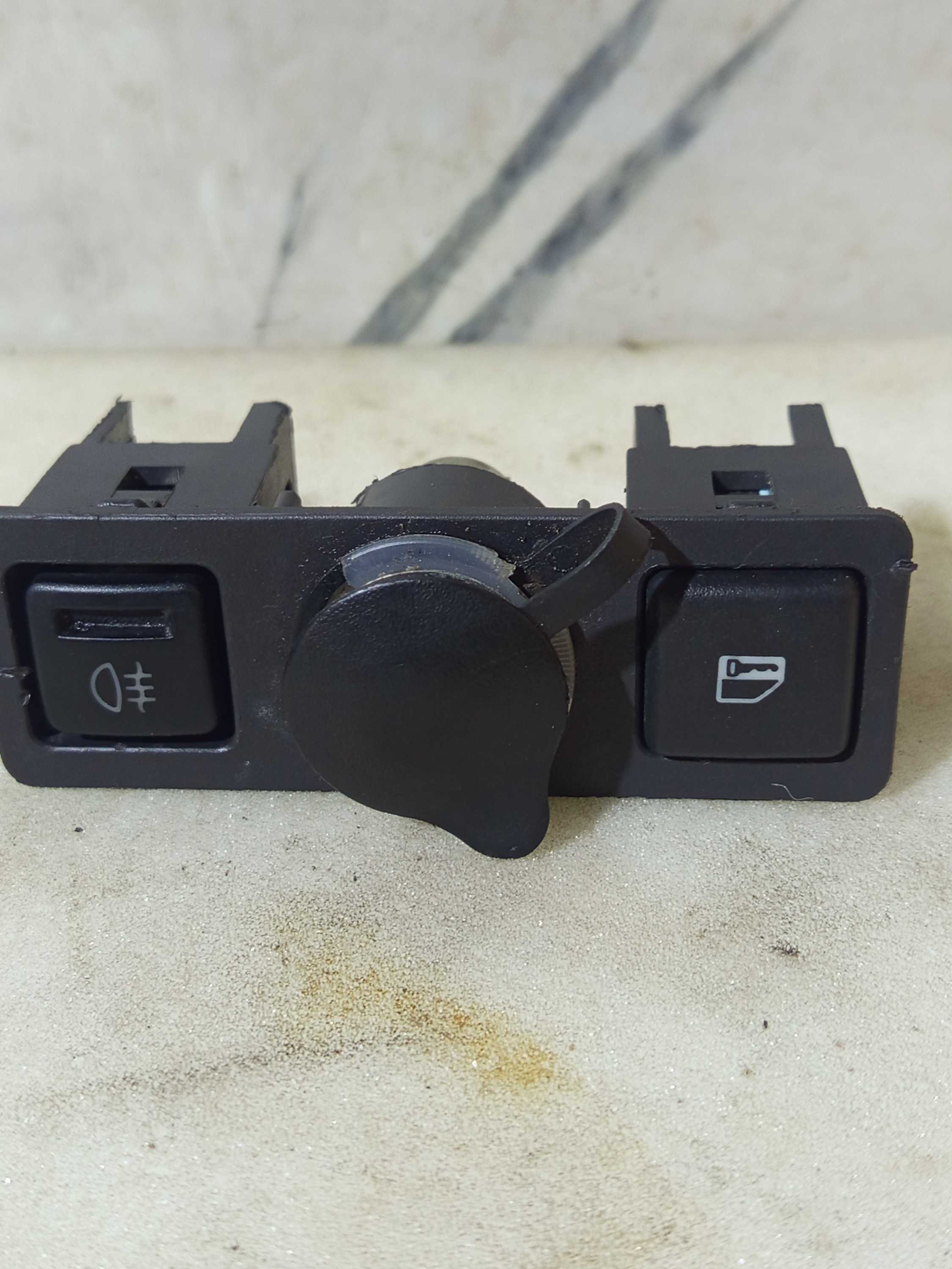 Moldura Com Botões De Trava E Farol  Acendedor Corsa