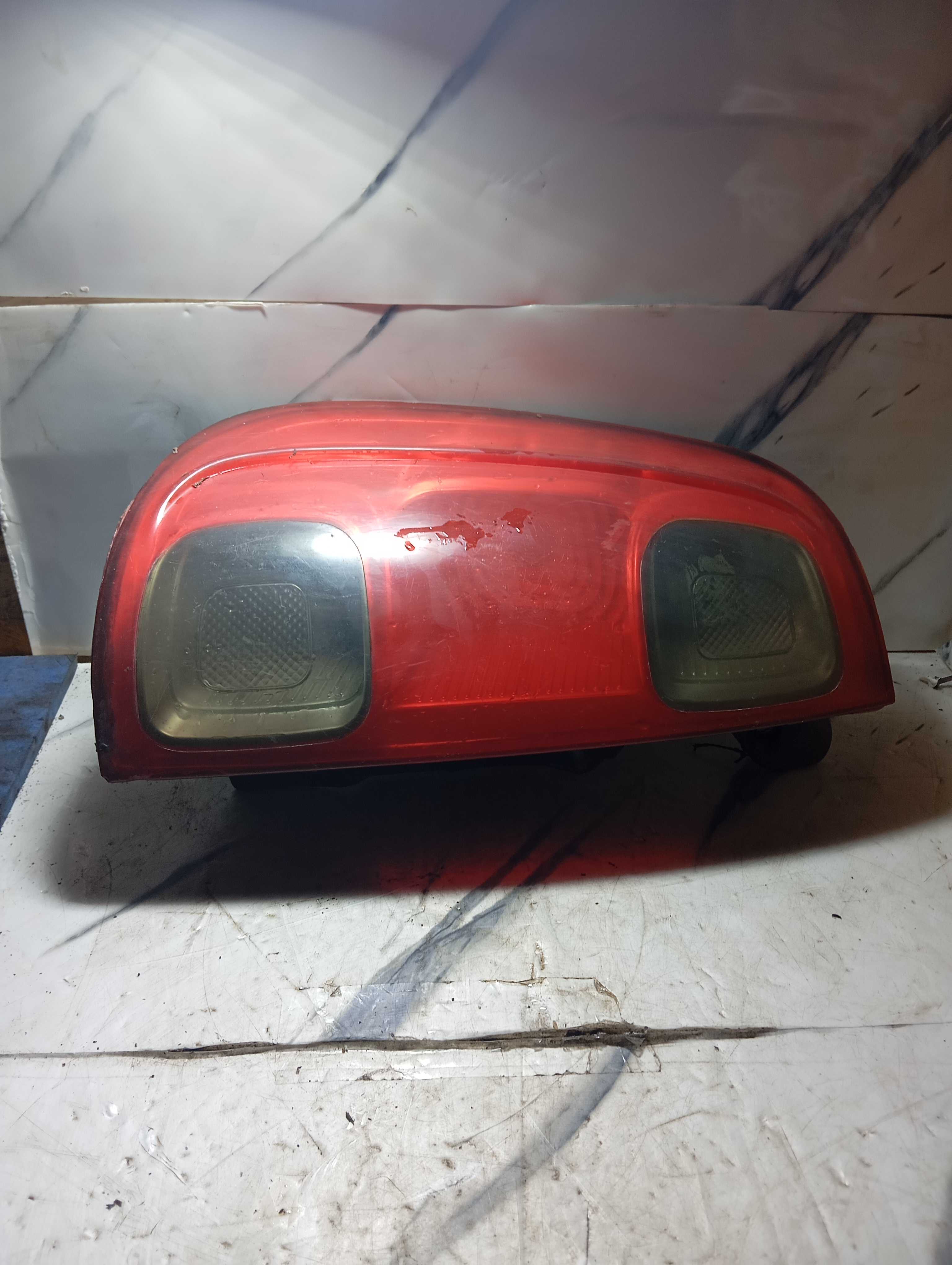 Lanterna Traseira Lado Esquerdo Uno Vivace