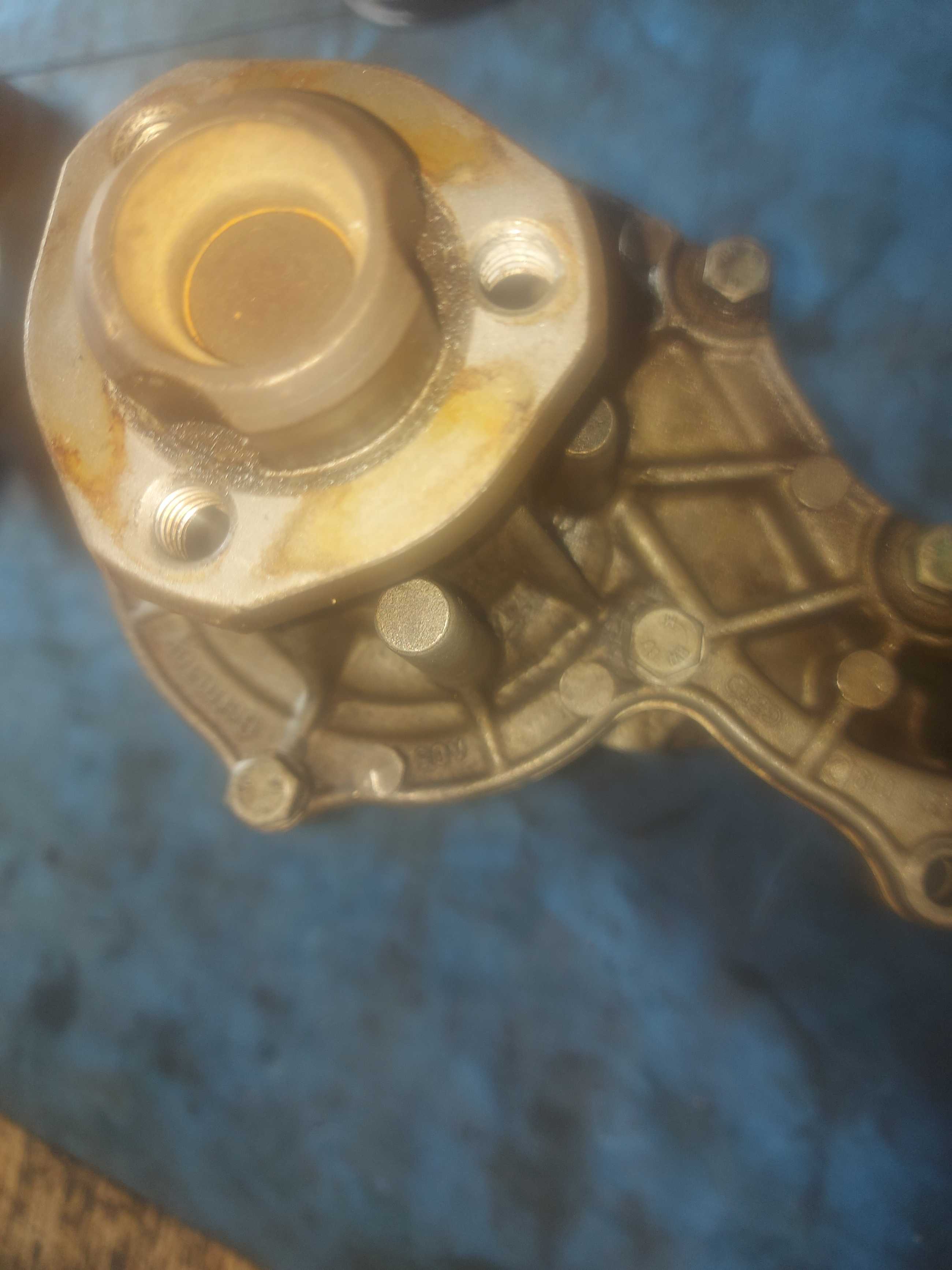 Bomba De Agua ,volksvagem Passat 1.8 Turbo 1999 050121013a