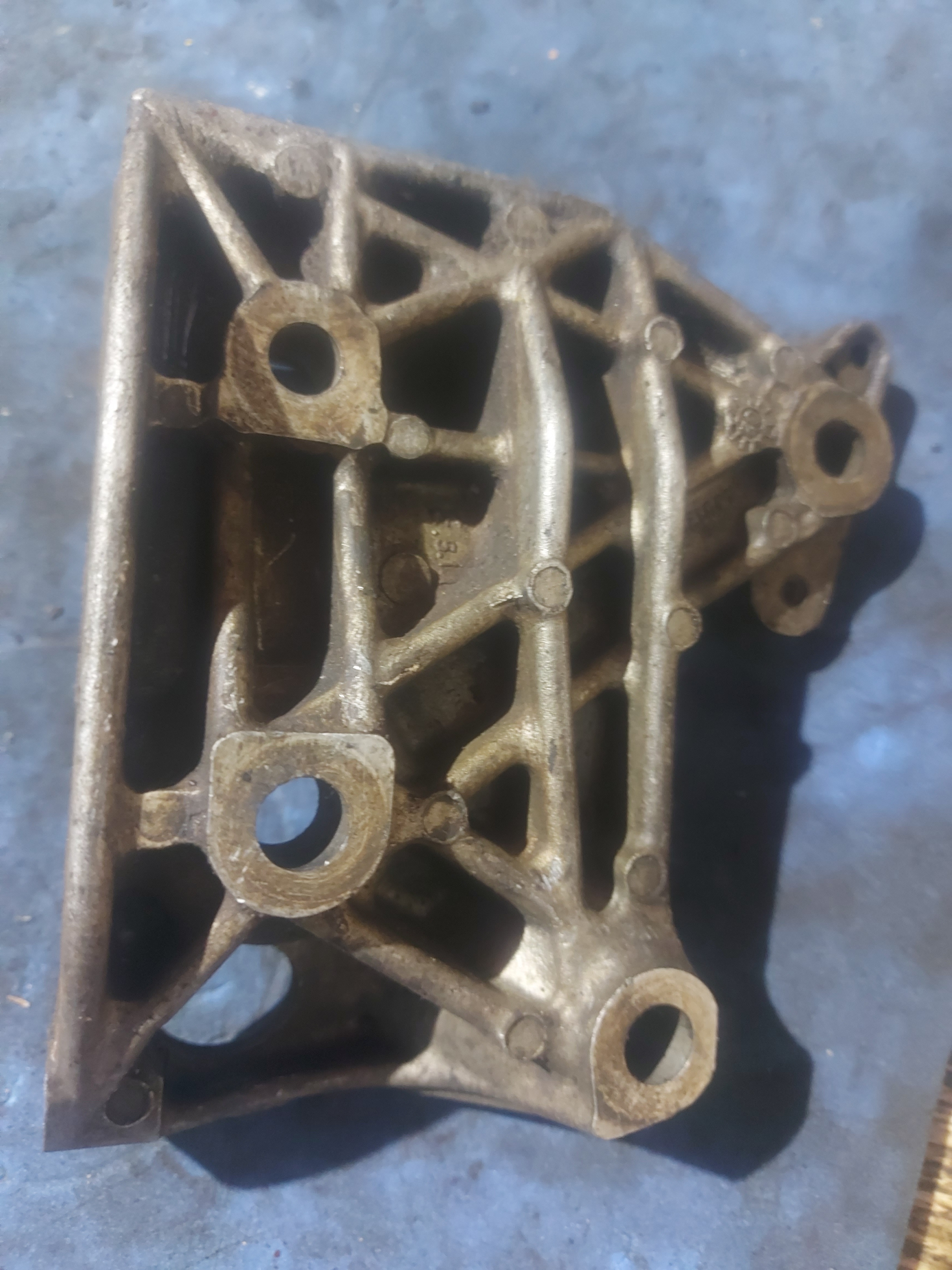 Suporte Do Alternador Renault Clio 1.0 8v