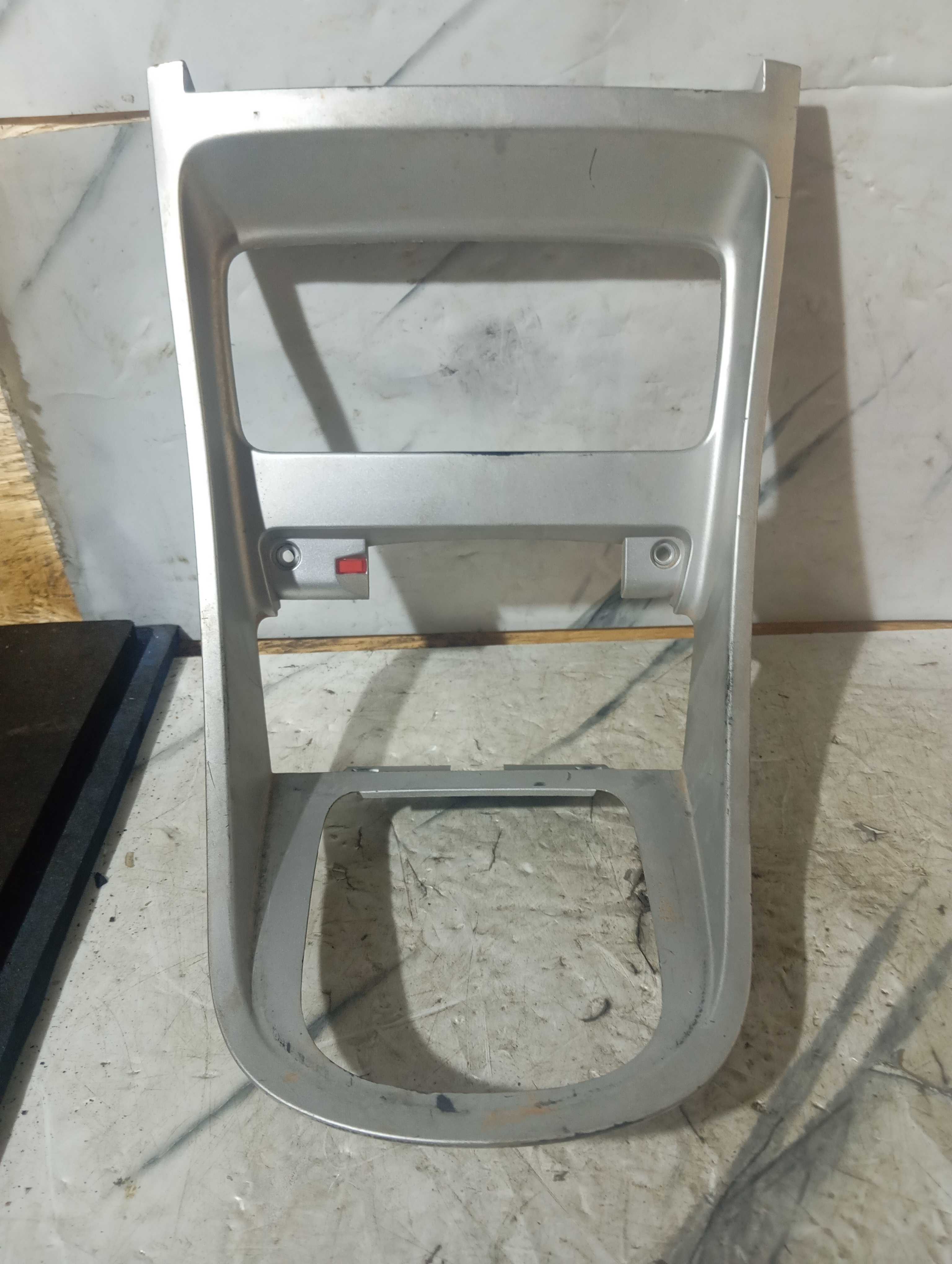 Moldura Console Central Cambio Rádio Peugeot 307 2008 A 2012