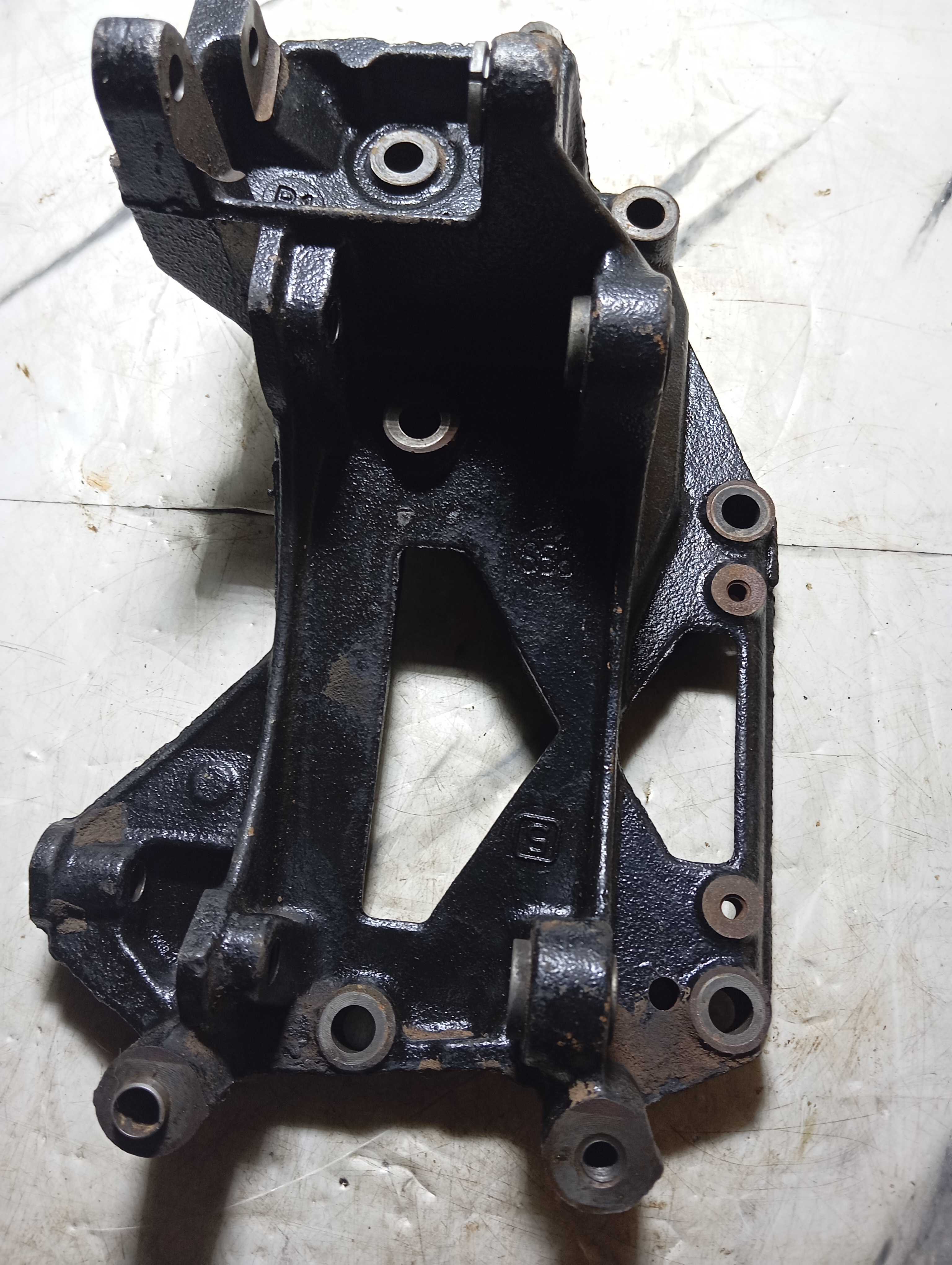 Suporte Compressor Ar /alternador Citroen Picasso 2.0 16 V