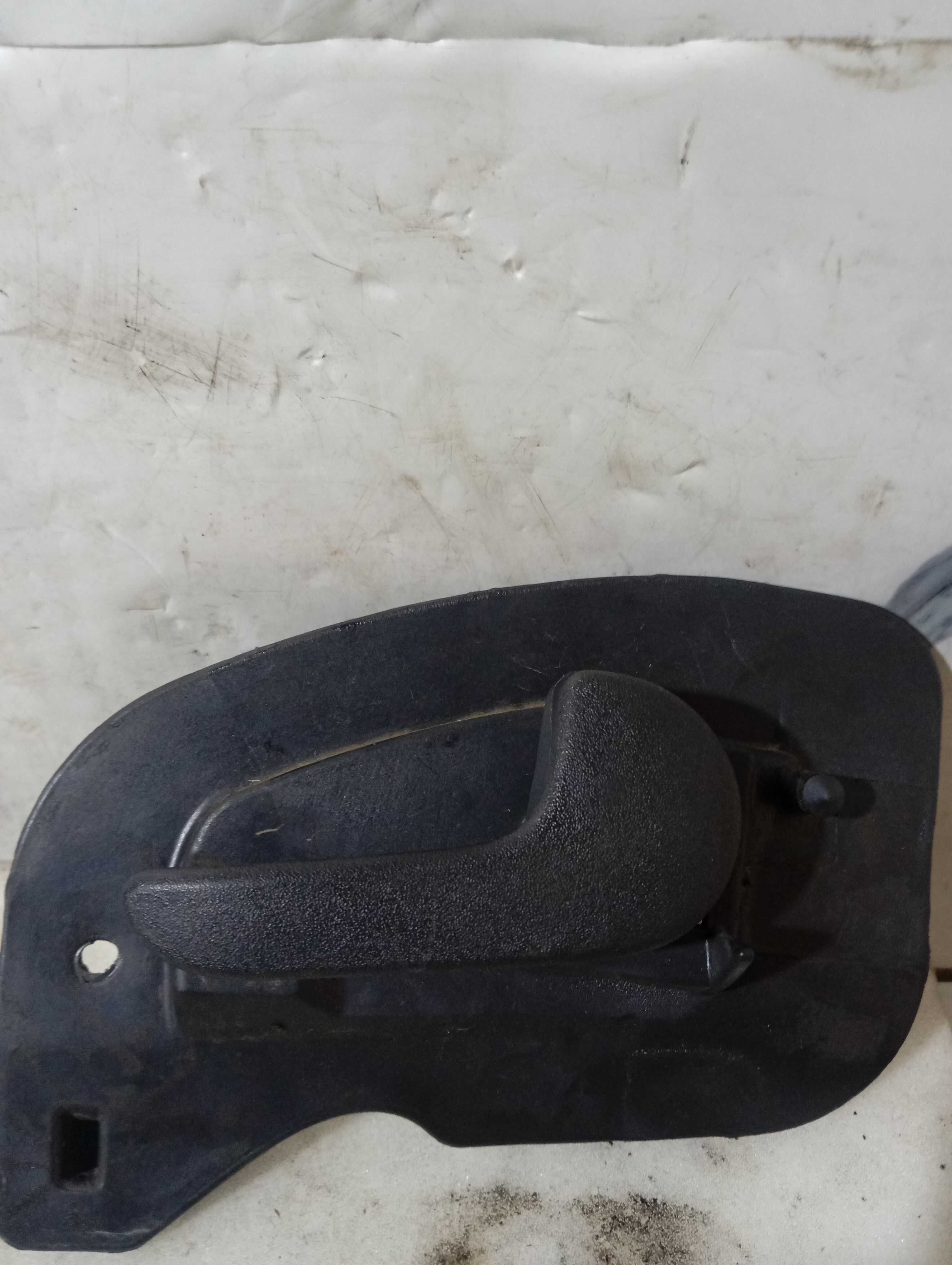 Maçaneta Interna Dianteiro Direito Mont Gm Corsa 2012 A 2012