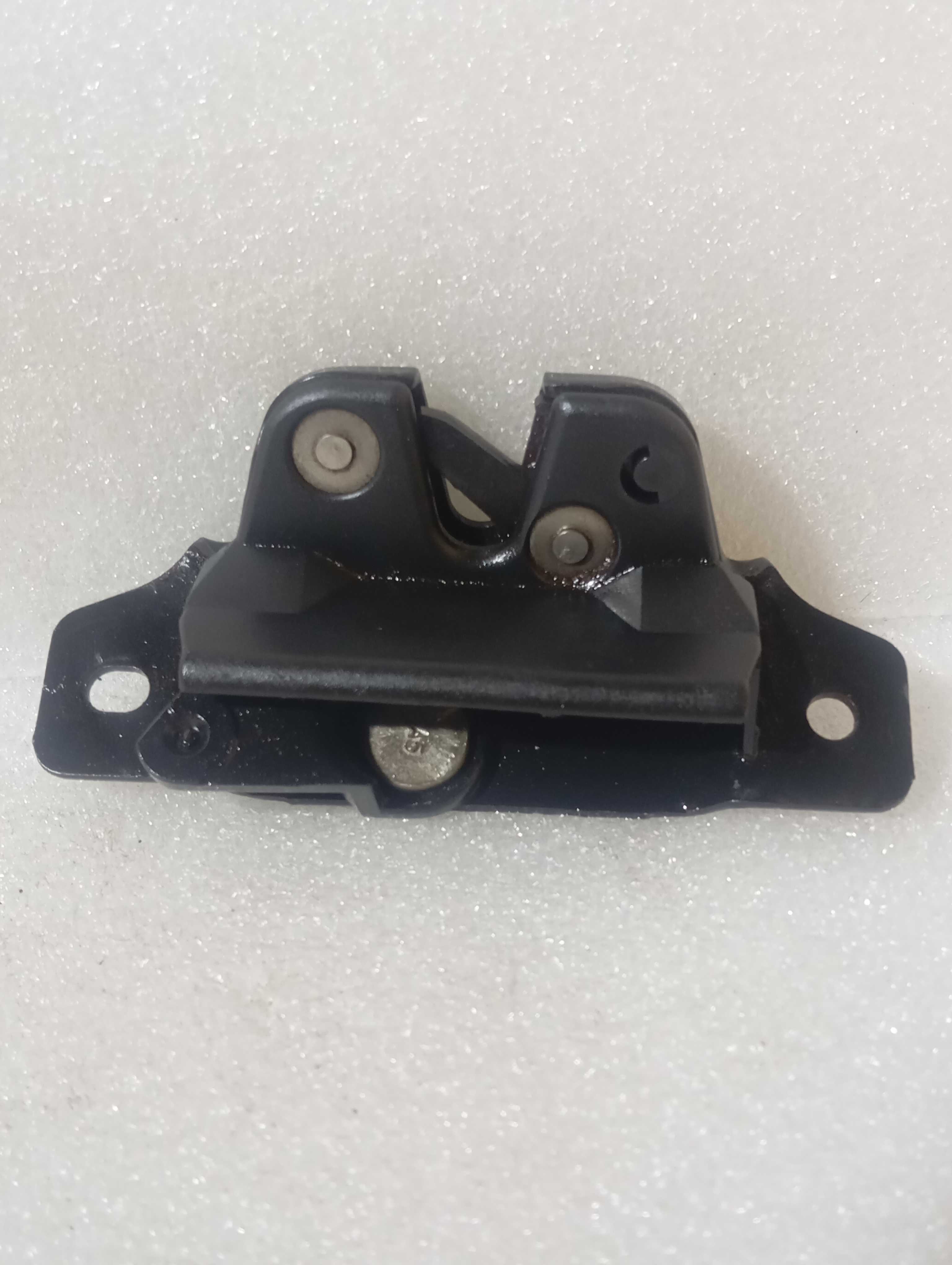 Fechadura Porta-mala Peugeot 206/207