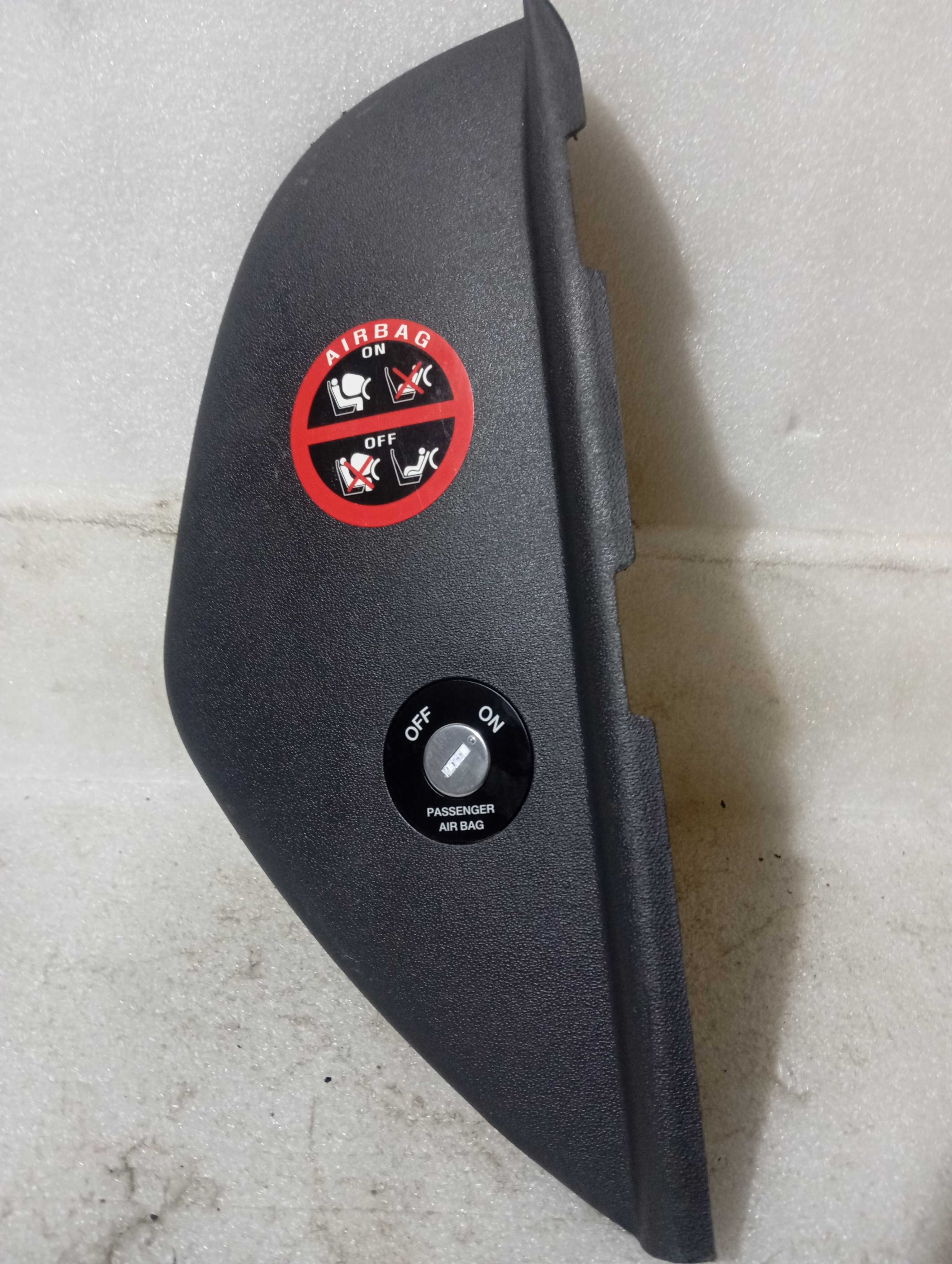 Acabamento tampa painel lateral dire hyundai i30 2009 a 2012