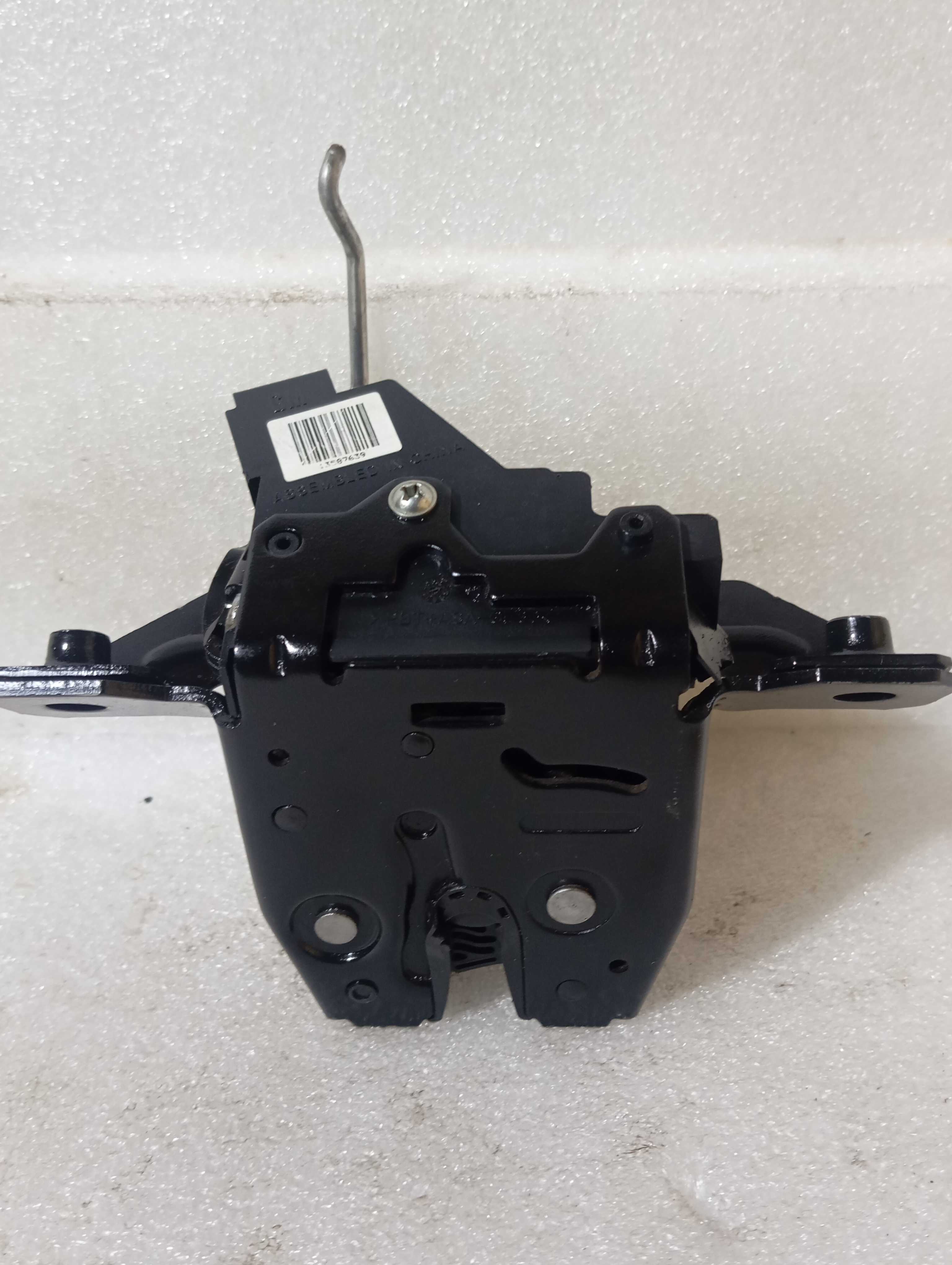 Fechadura Tampa Traseiro Porta Malas Gm Onix 2012 A 2018