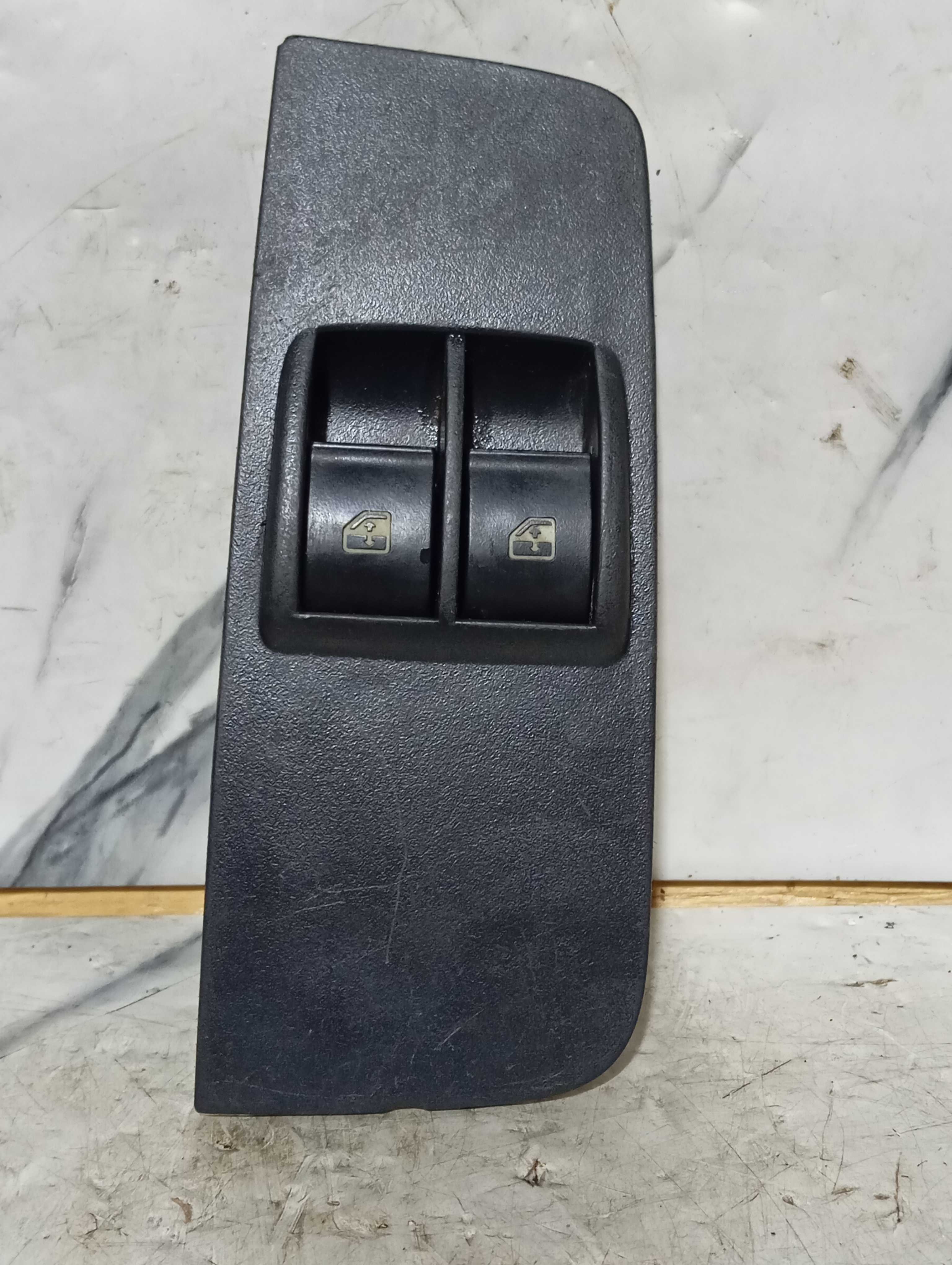 Moldura com botão vidro elétrico comando fiat palio 2005