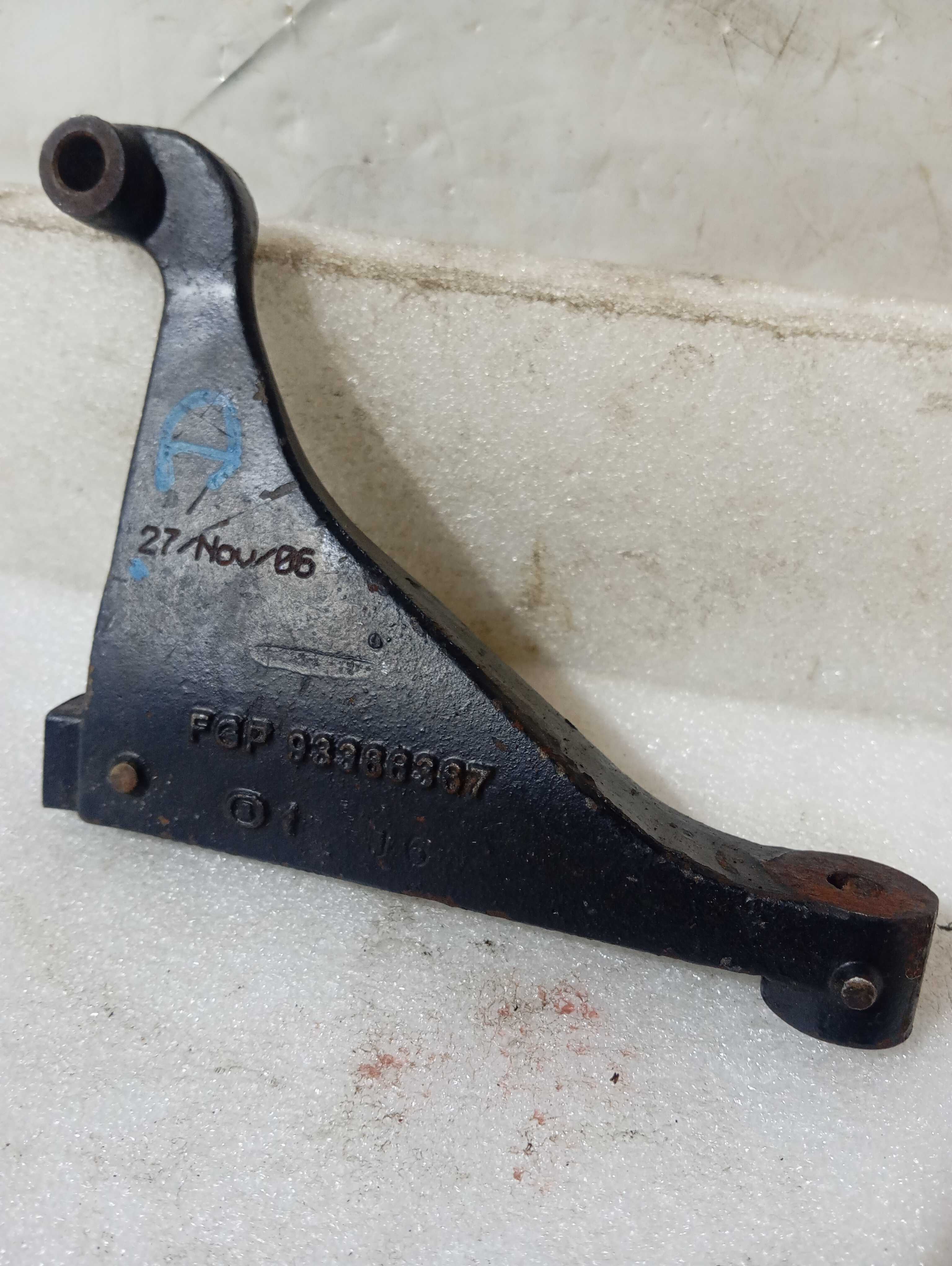 Suporte Alternador Superior Monta Gm Celta Corsa 2003 A 2012