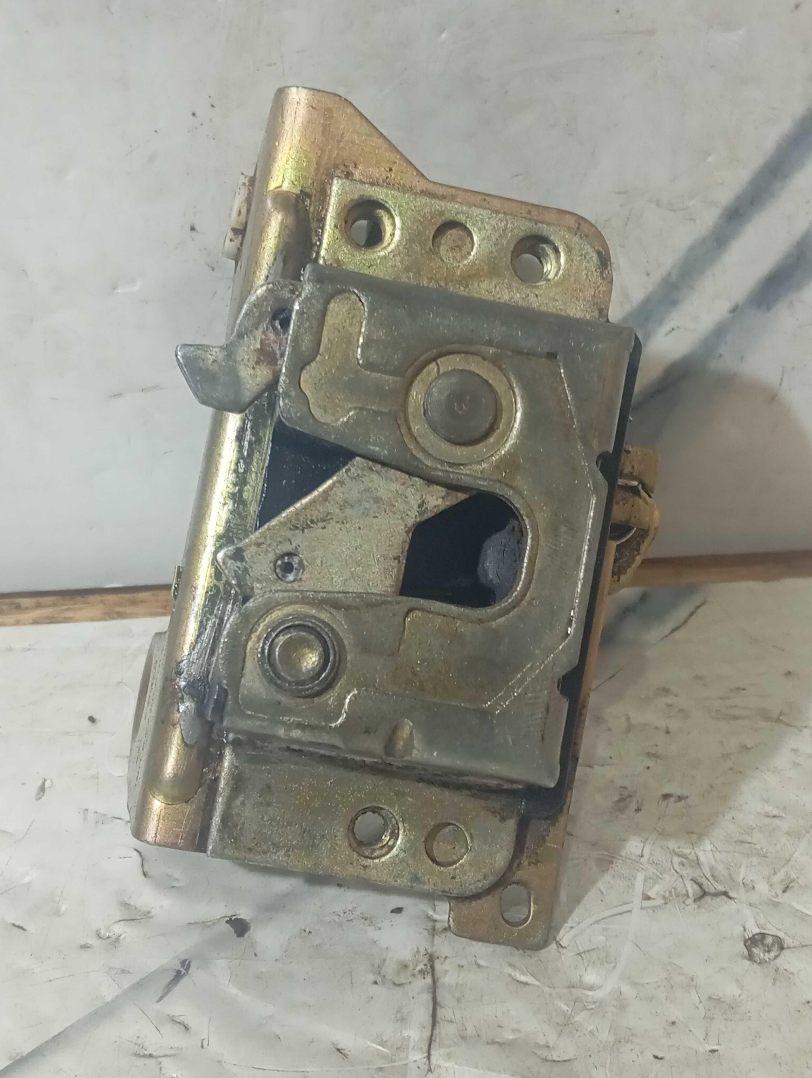 Fechadura Da Porta Direita Dianteira Gol Bola Ano 95