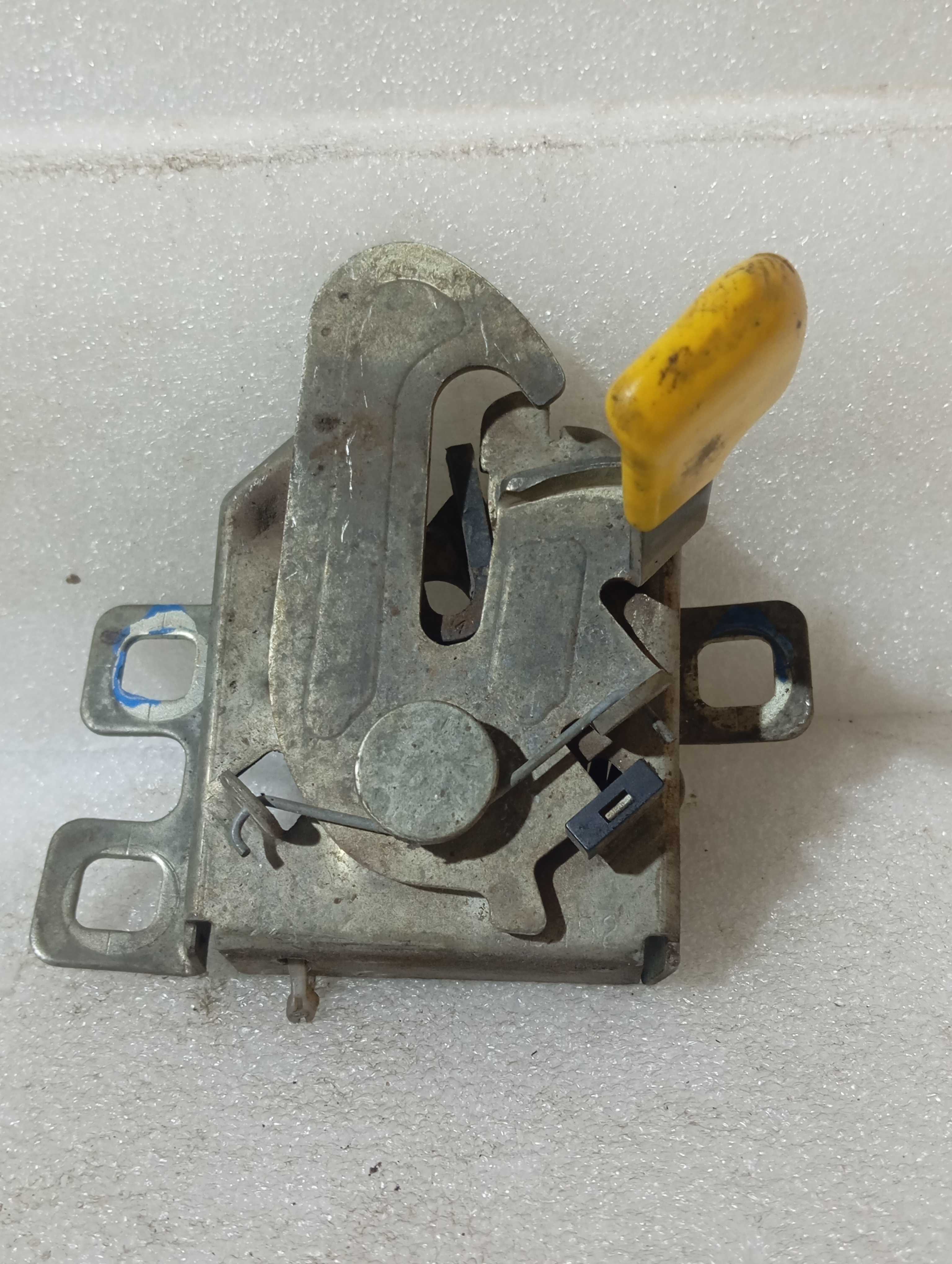 Fechadura Capô Fiat Bravo Ano 2012 Usado