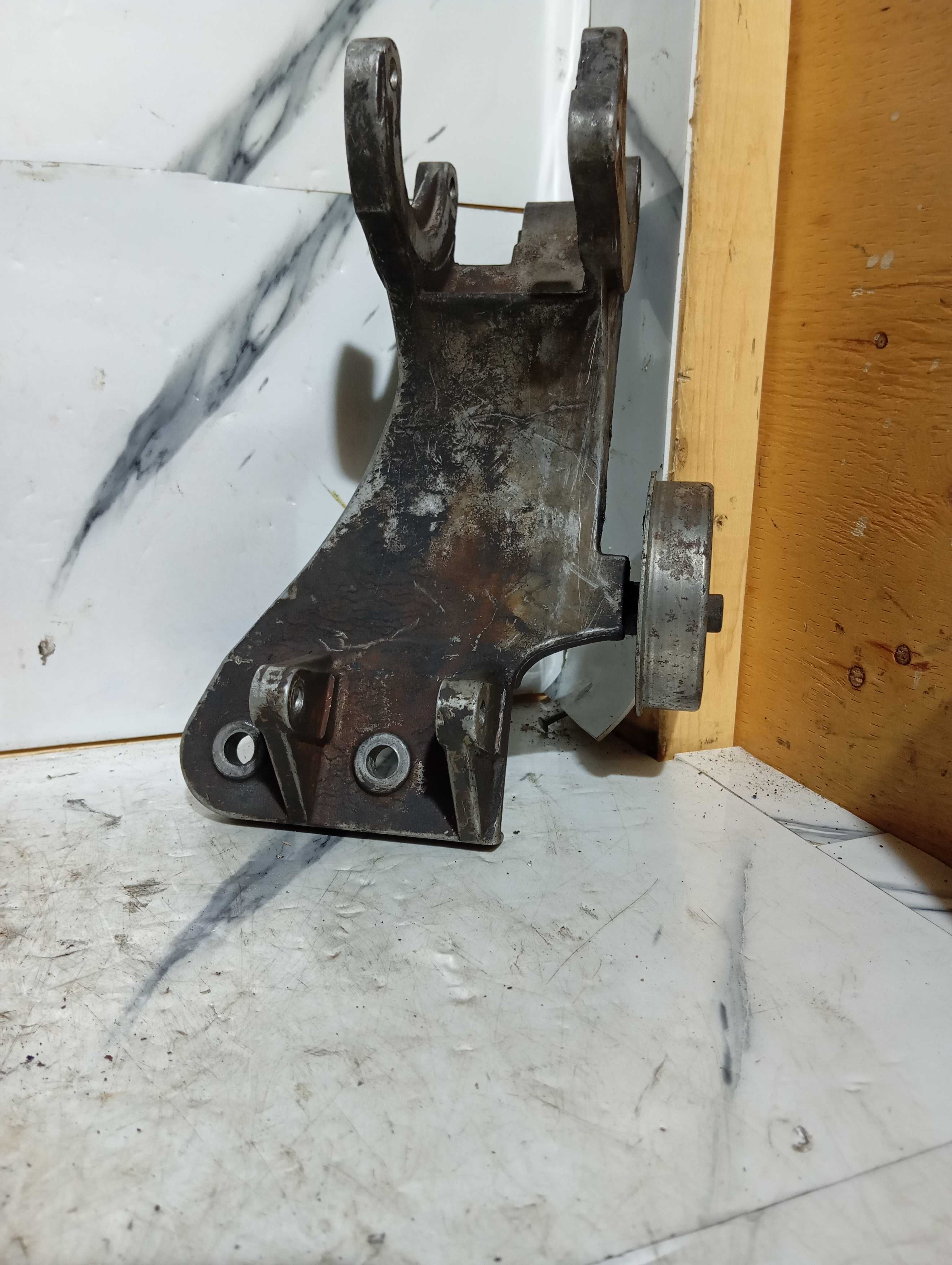 Suporte Alternador E Bomba Hidráulica Monza 91 E Kadett