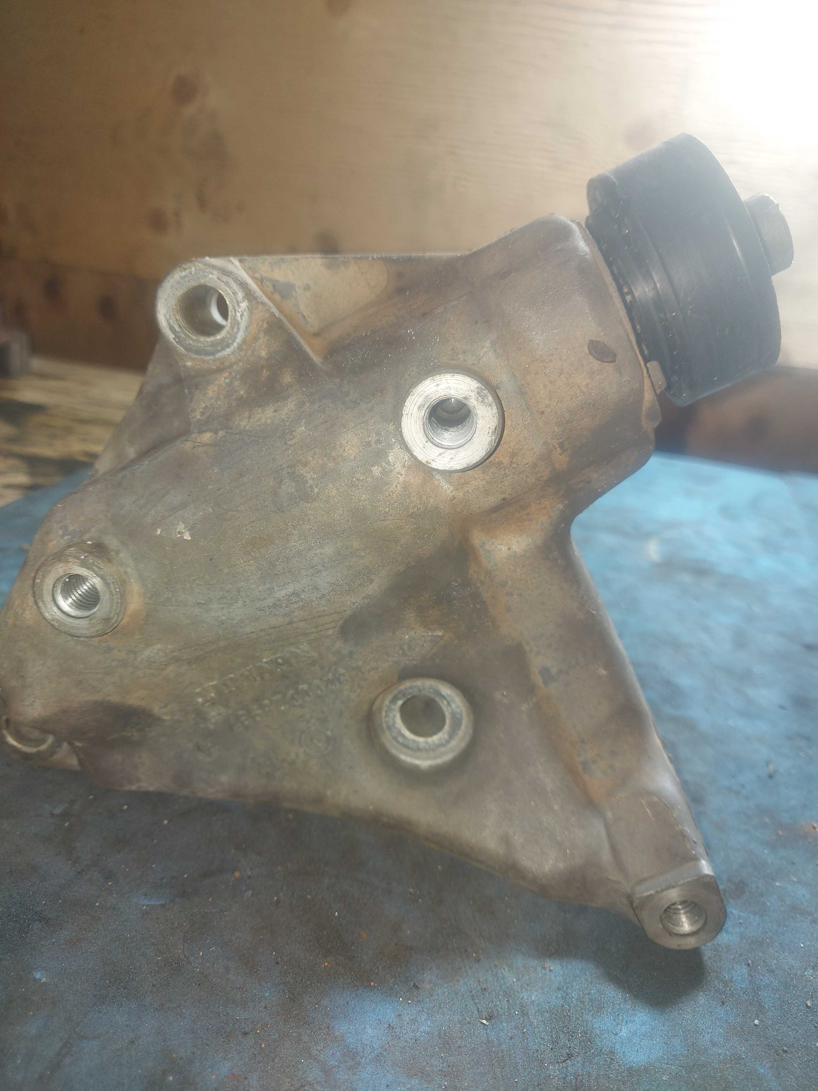 Suporte Compressor Ar 1.0 Renault Logan Sandero