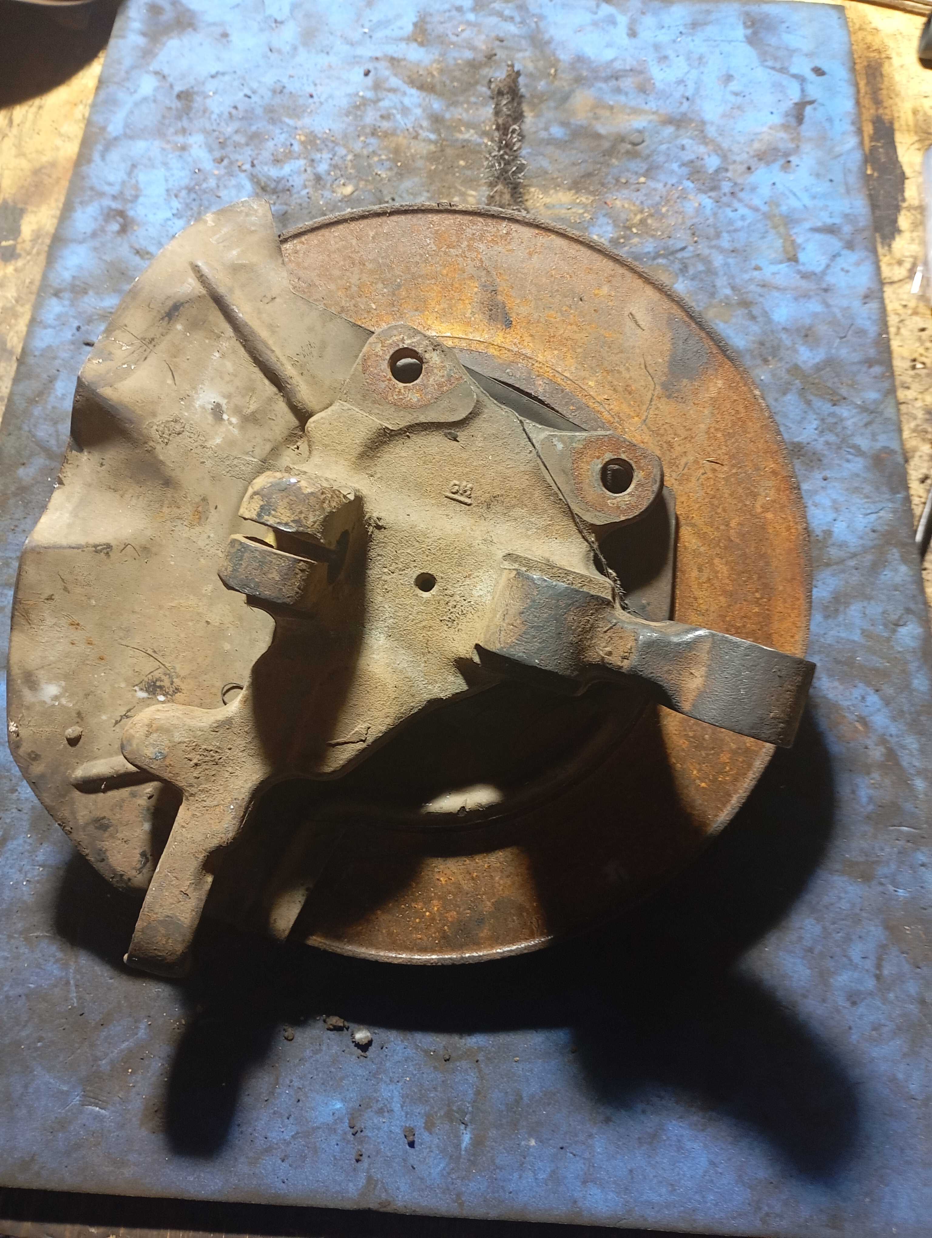 Montante Cubo De Roda Dianteiro Direito Gm Ômega 92/94