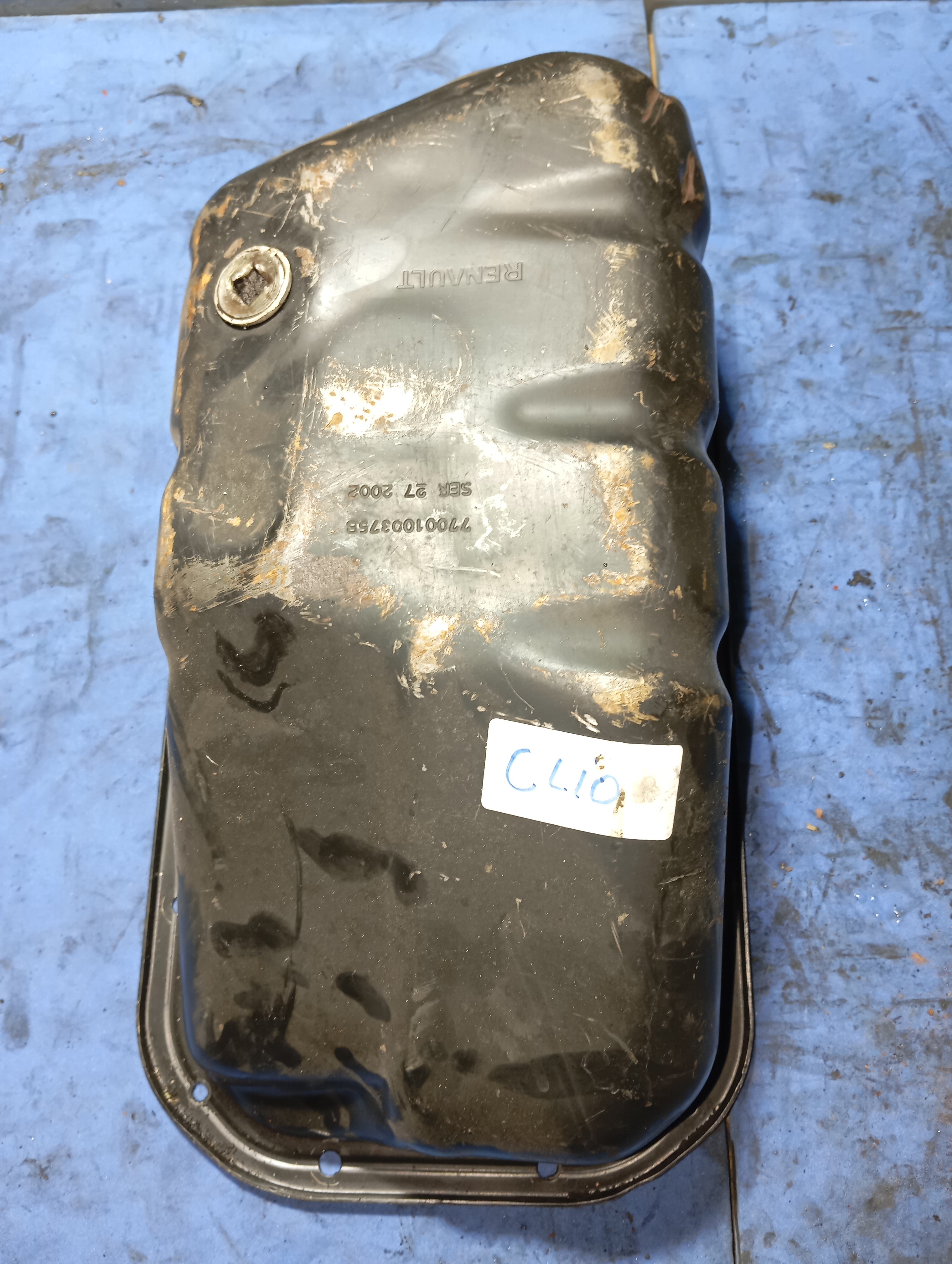 Tampa Óleo Do Motor Renault Clio 1.0 16 Válvulas Com Detalhe