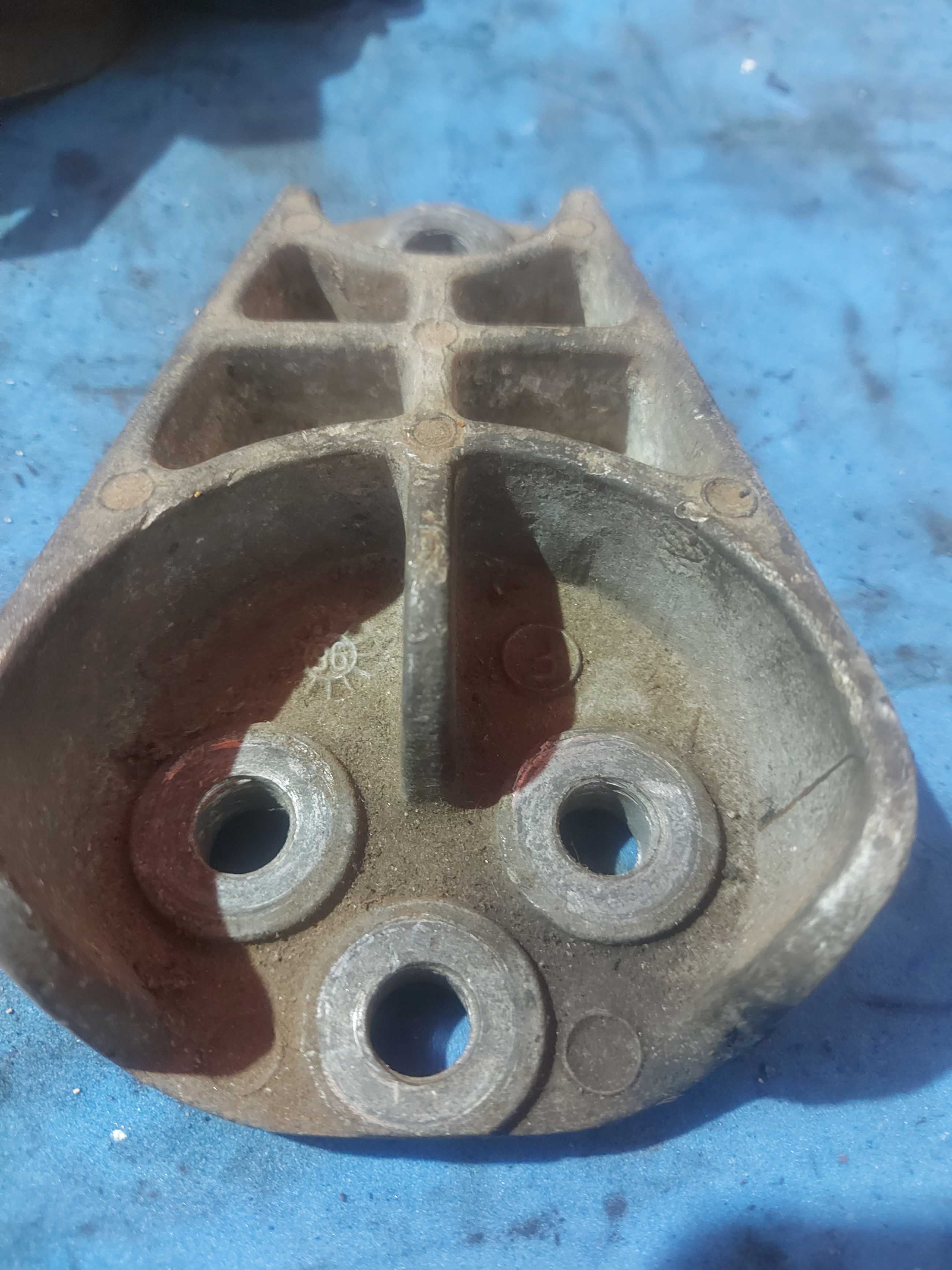 Suporte Dianteiro Do Motor Fiesta Courrier 1.4