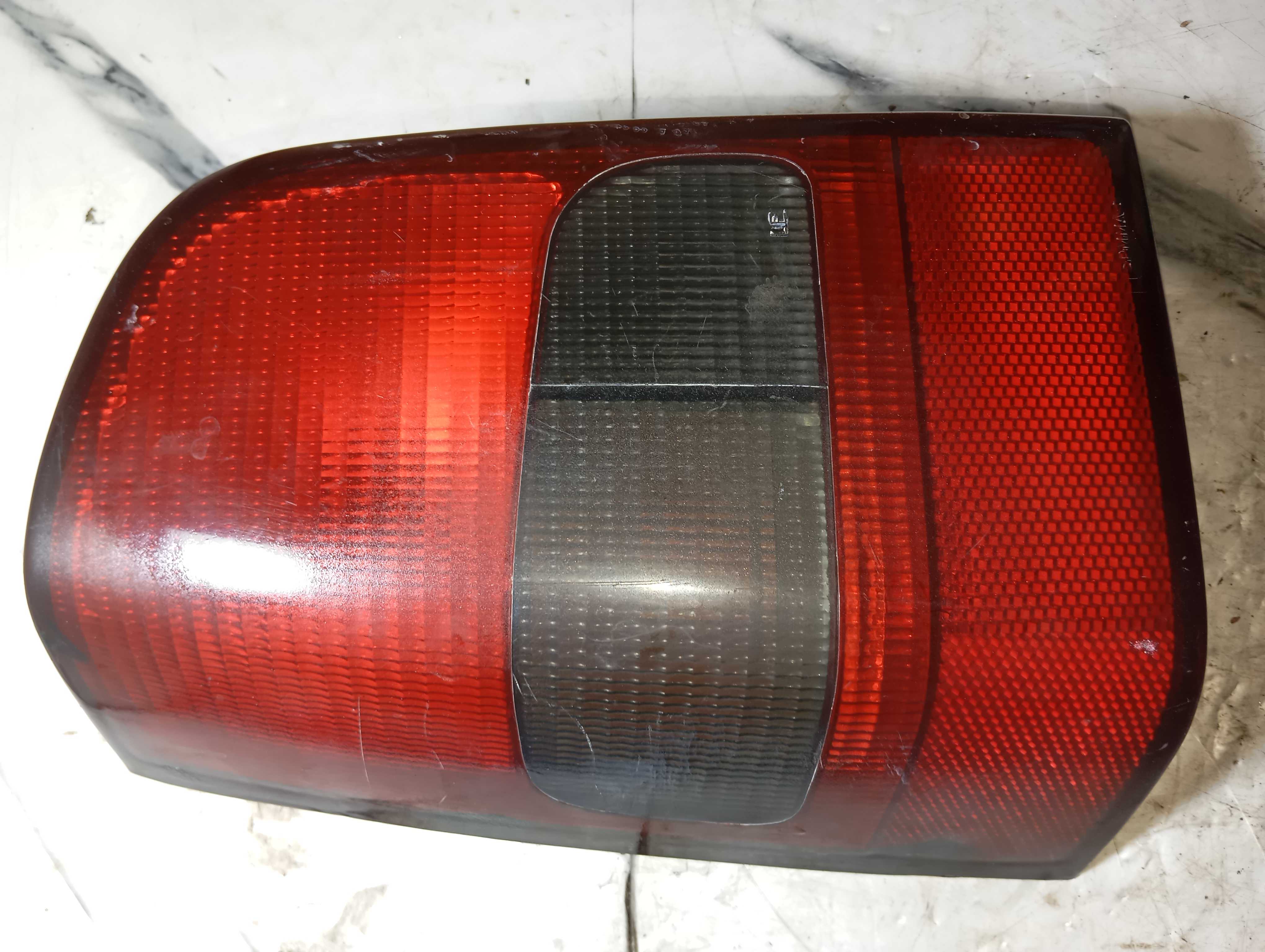 Lanterna Tras. Parati Bola .le 98/99 C/pq Detalhe