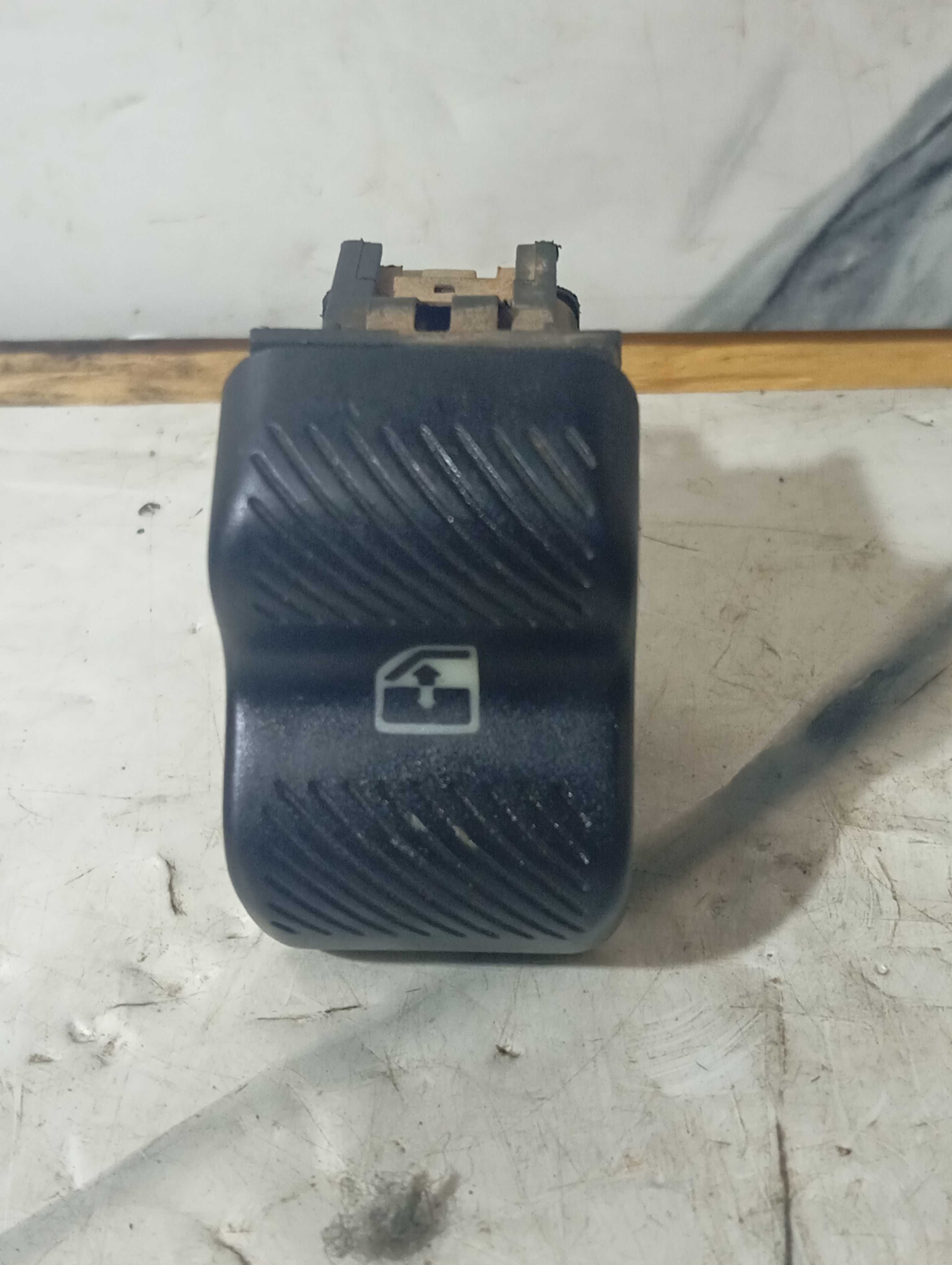 Botao vidro elétrico g3 g2 vw gol parati 2000 a 2000