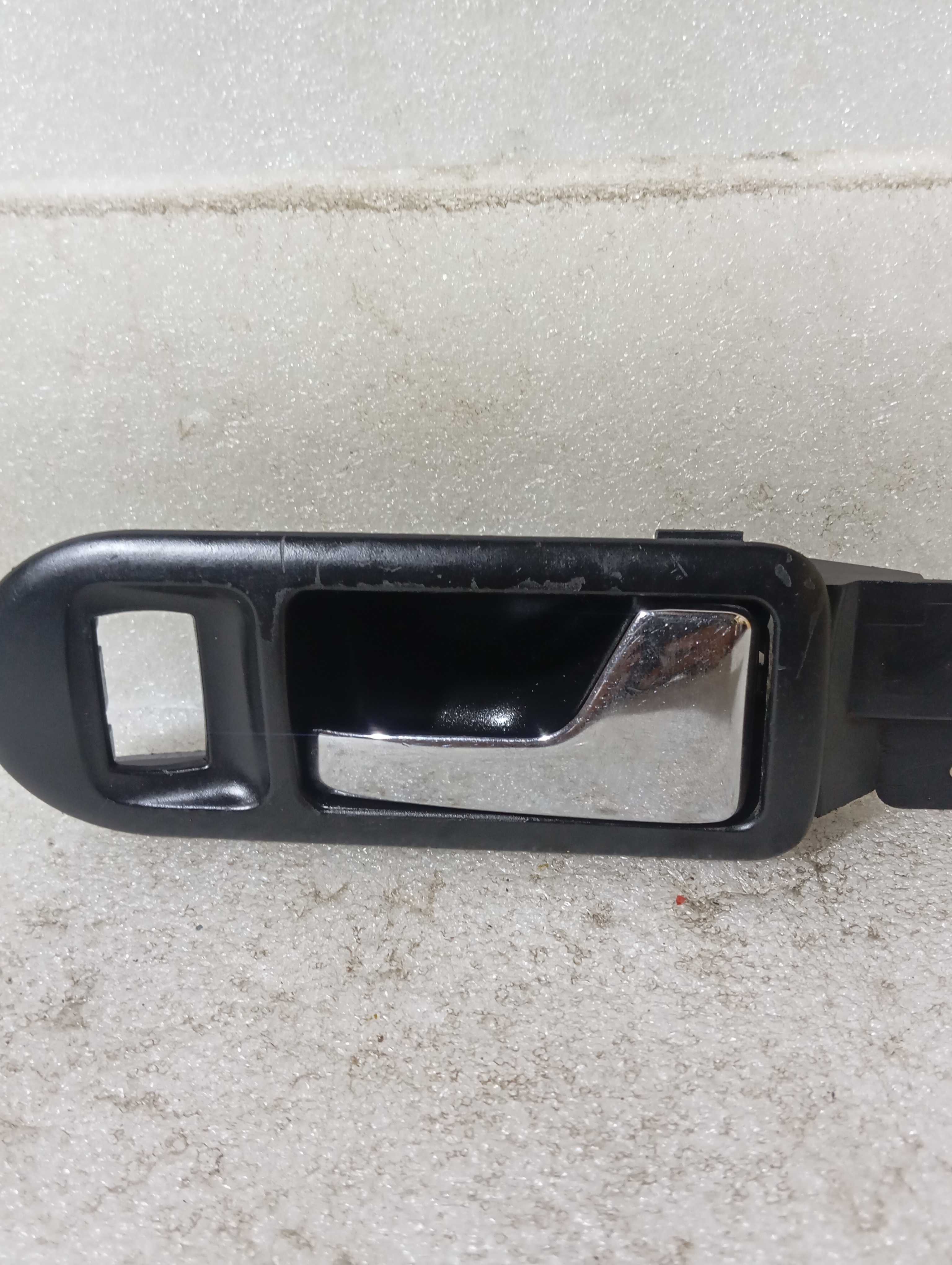 Maçaneta interna dianteiro direito passa vw golf 2001 a 2004