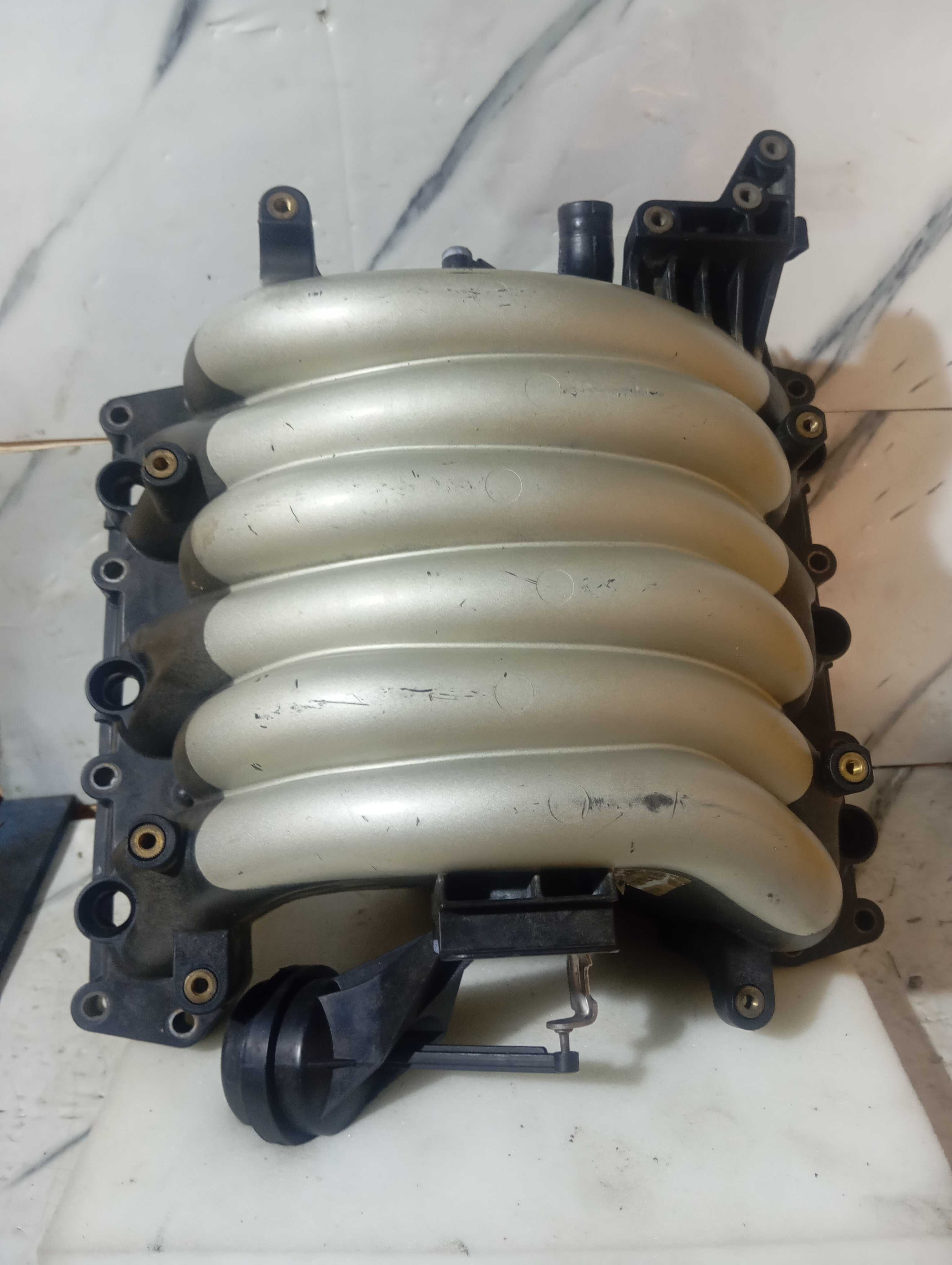 Coletor De Admissão Passat Audi A4 Motor 2.8 V6