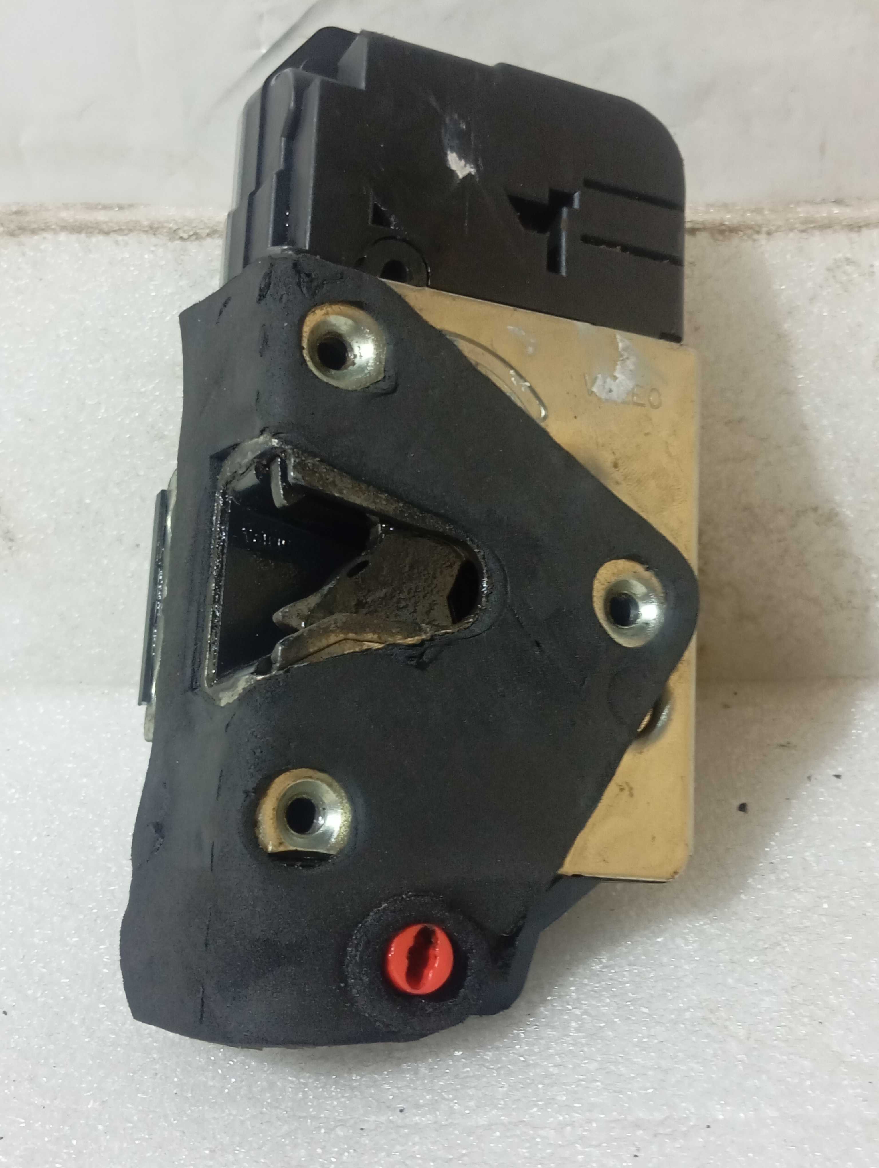 Fechadura da porta Peugeot 206 traseira direita