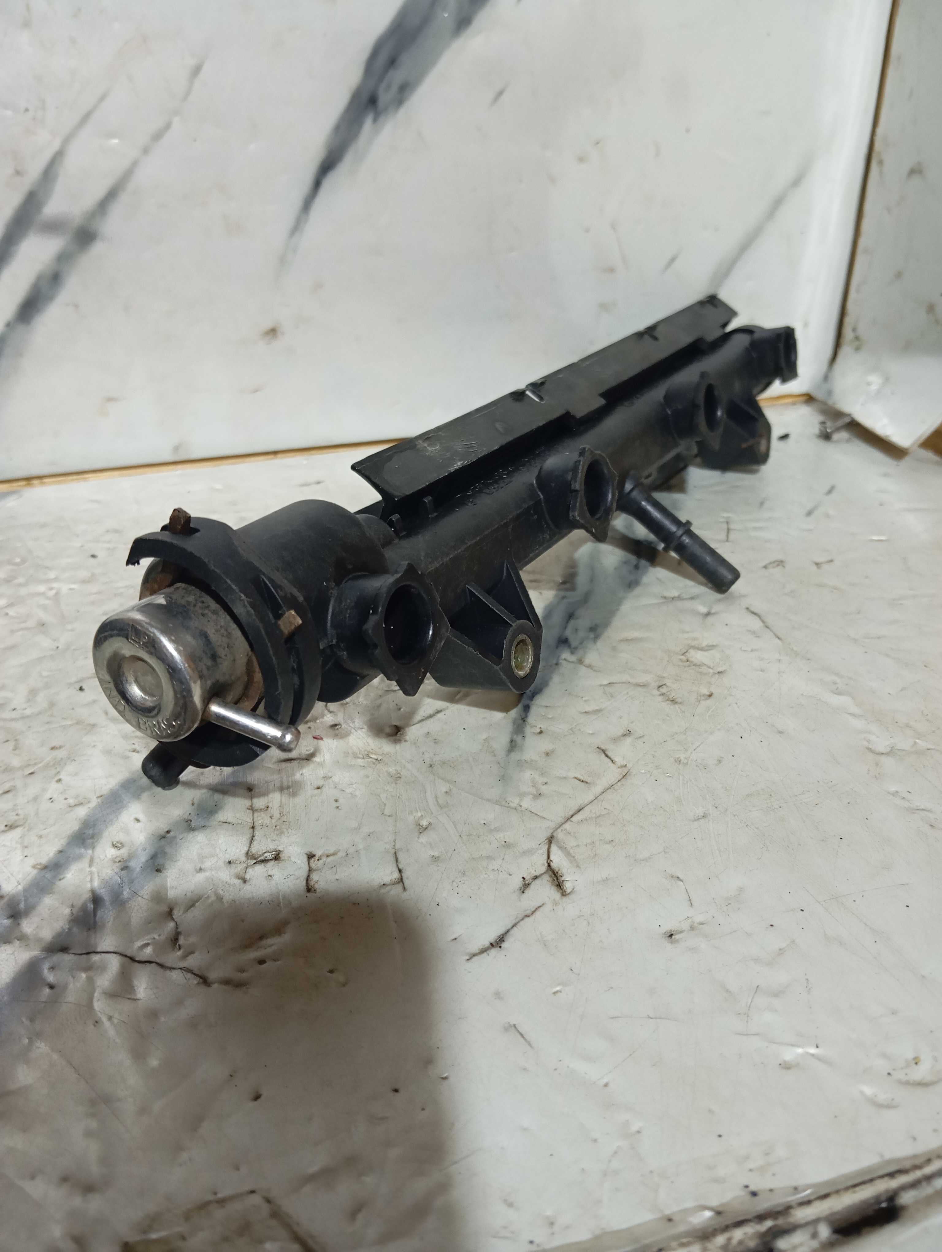 Flauta Bico Injetor 1.0 At Injeção 8v Par Vw Gol 1997 A 2003