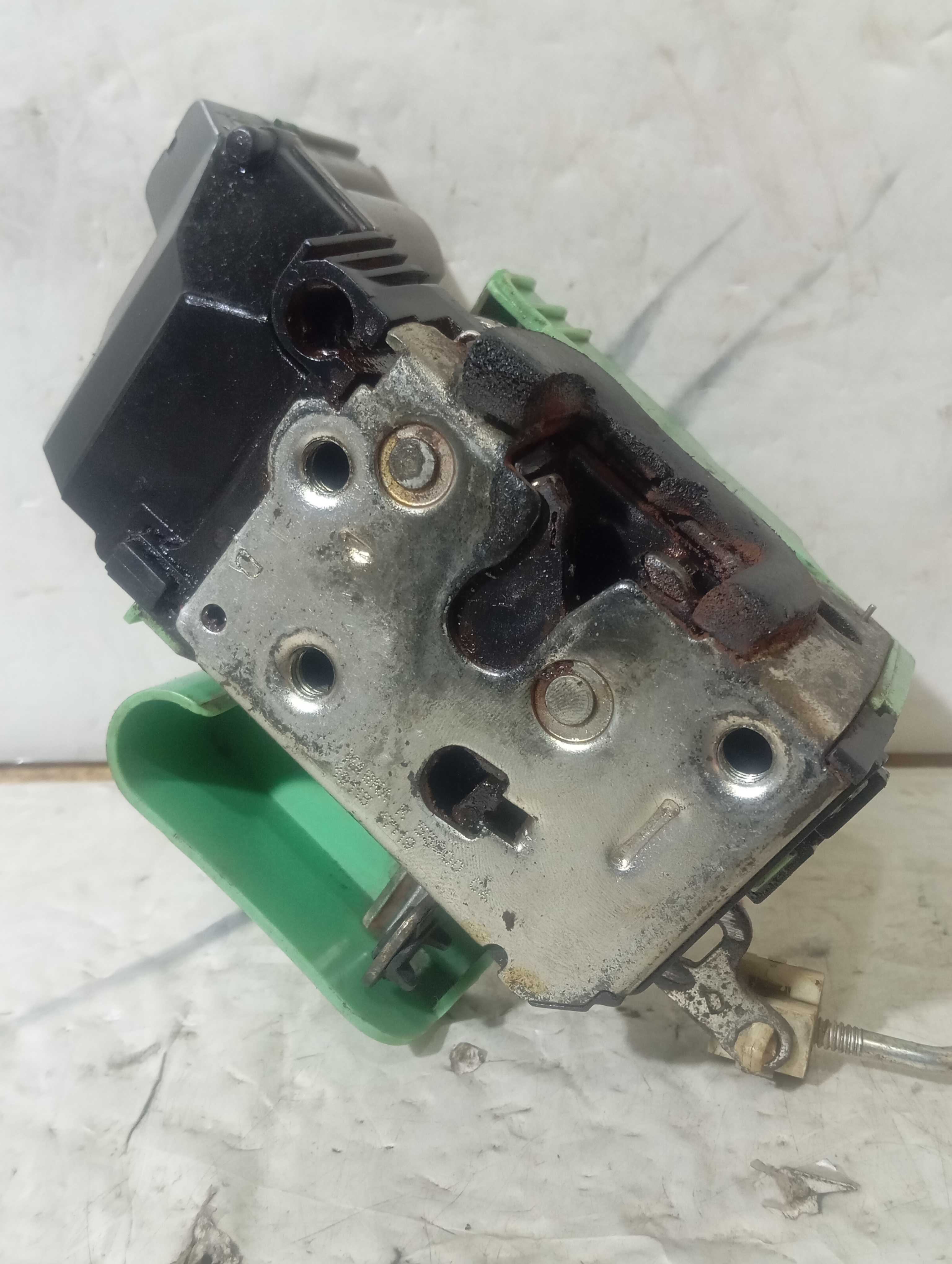 Fechadura Da Porta Uno Vivace Lado Direito Dianteiro