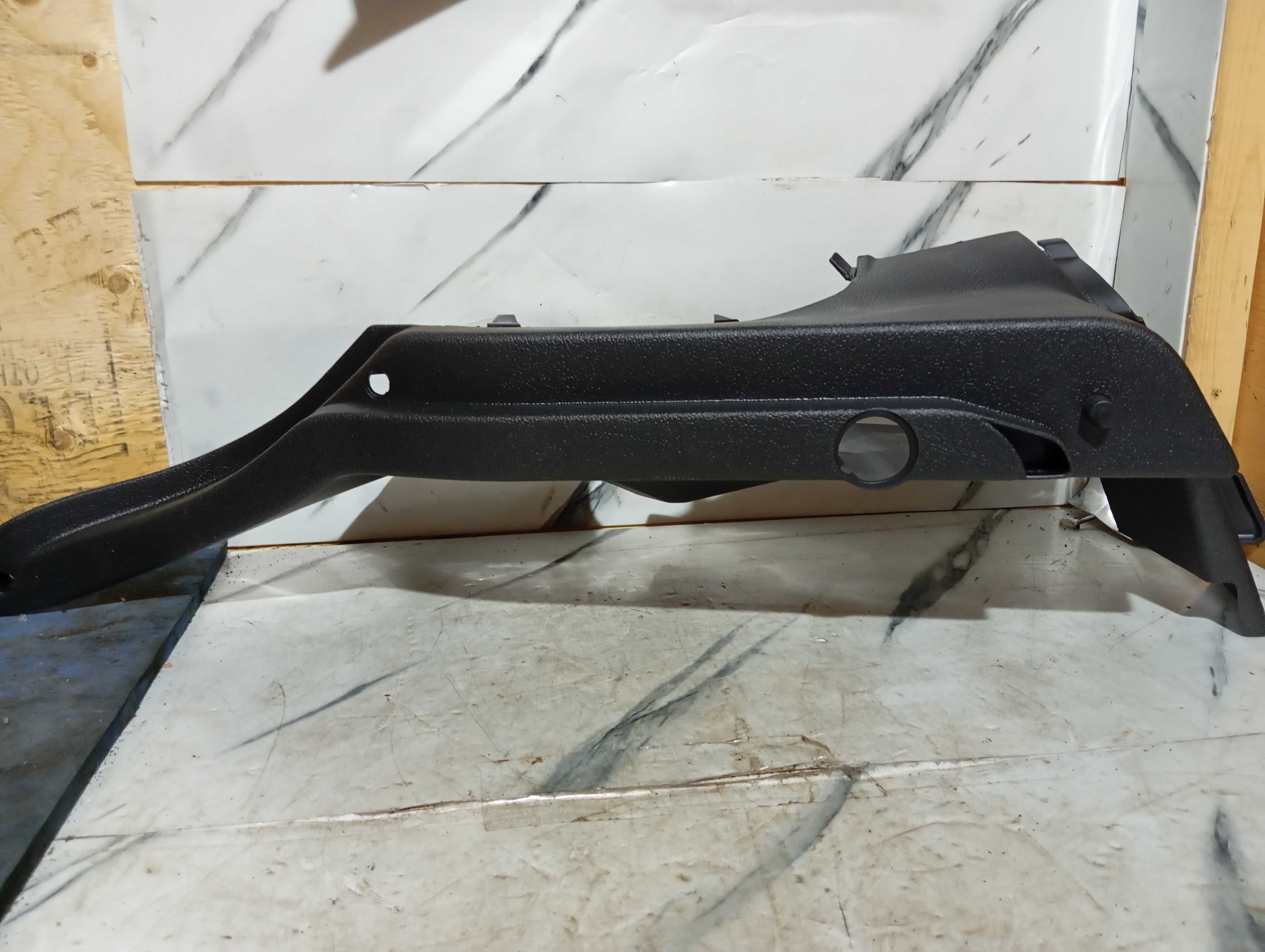 Suporte Do Tampão Traseiro Dto Do Astra Duas Portas 05/09