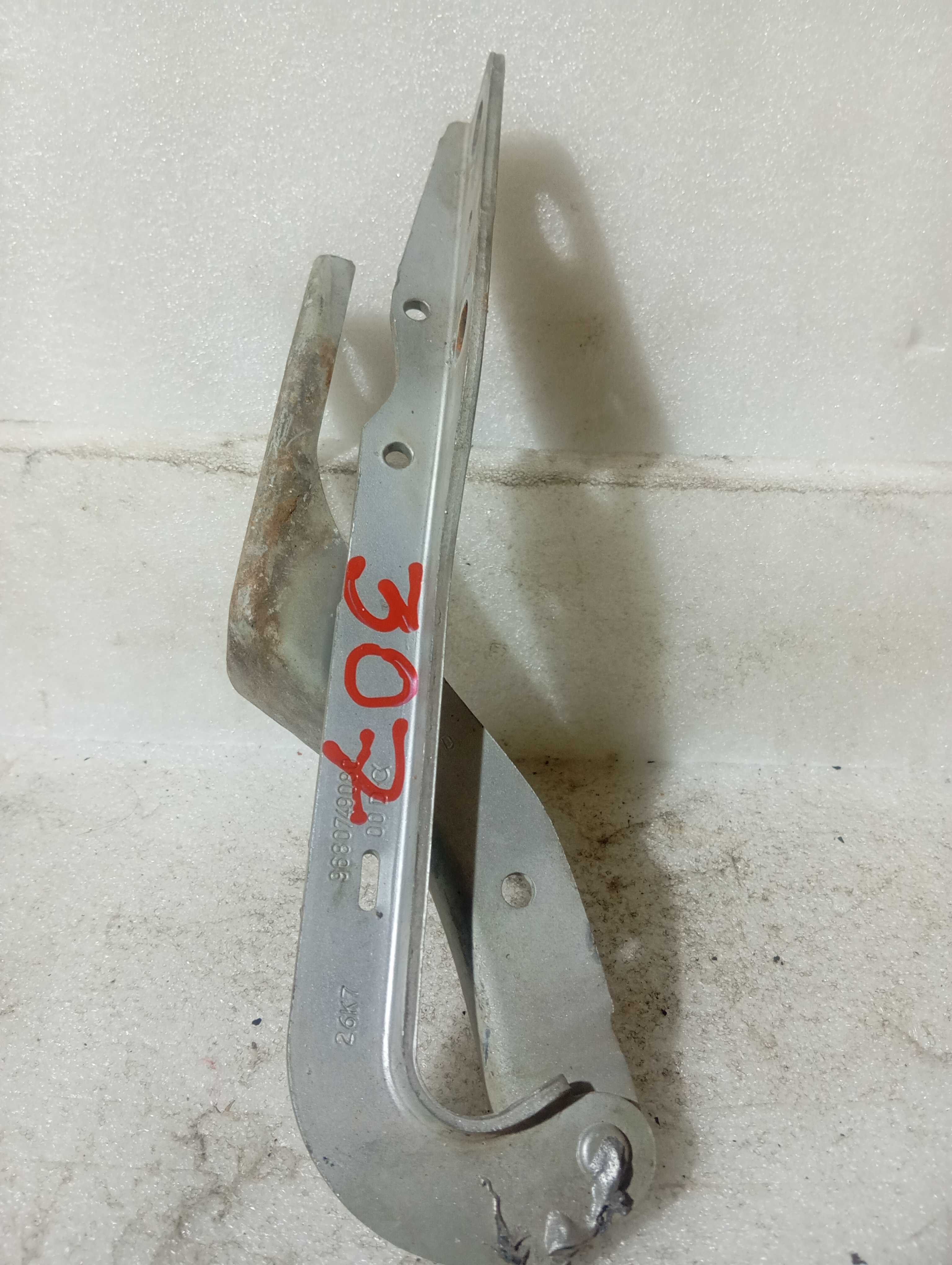 Dobradiça capo braço direito diantei peugeot 307 2010 a 2012