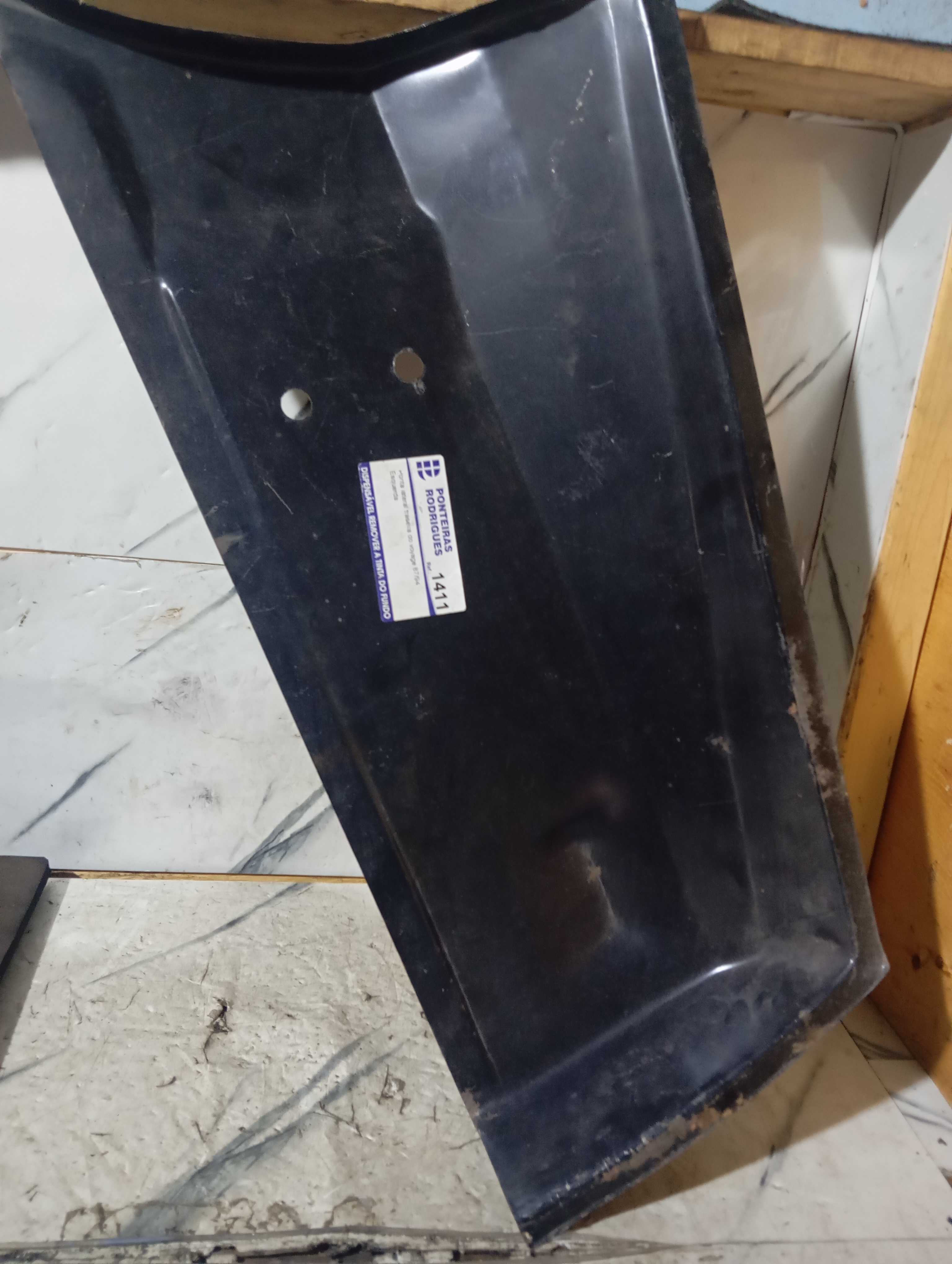 Ponta Lateral Traseira Do Voyage 87/94 Esquerda