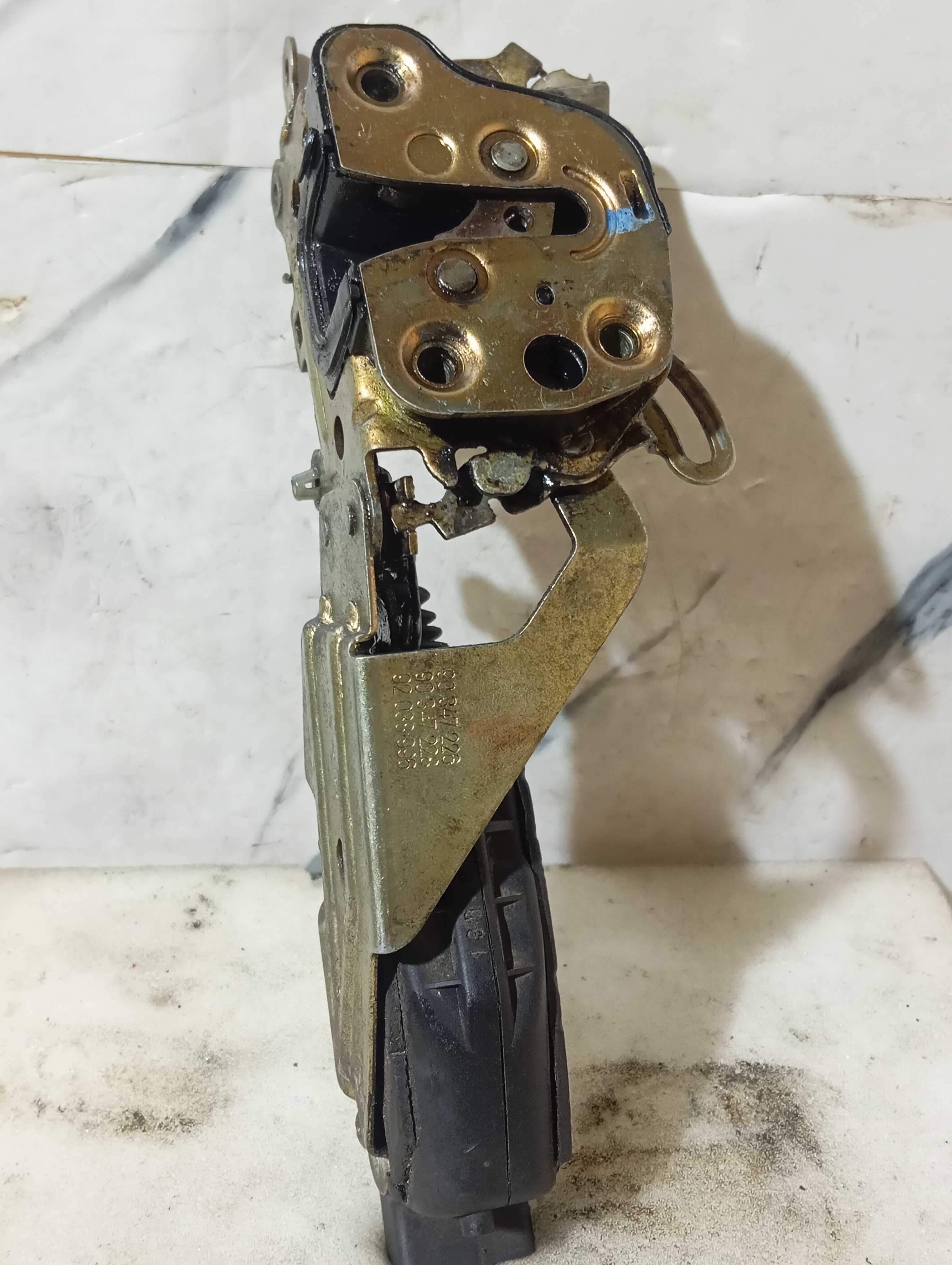 Fechadura Da Porta Dianteira Direita Omega 92 A 96