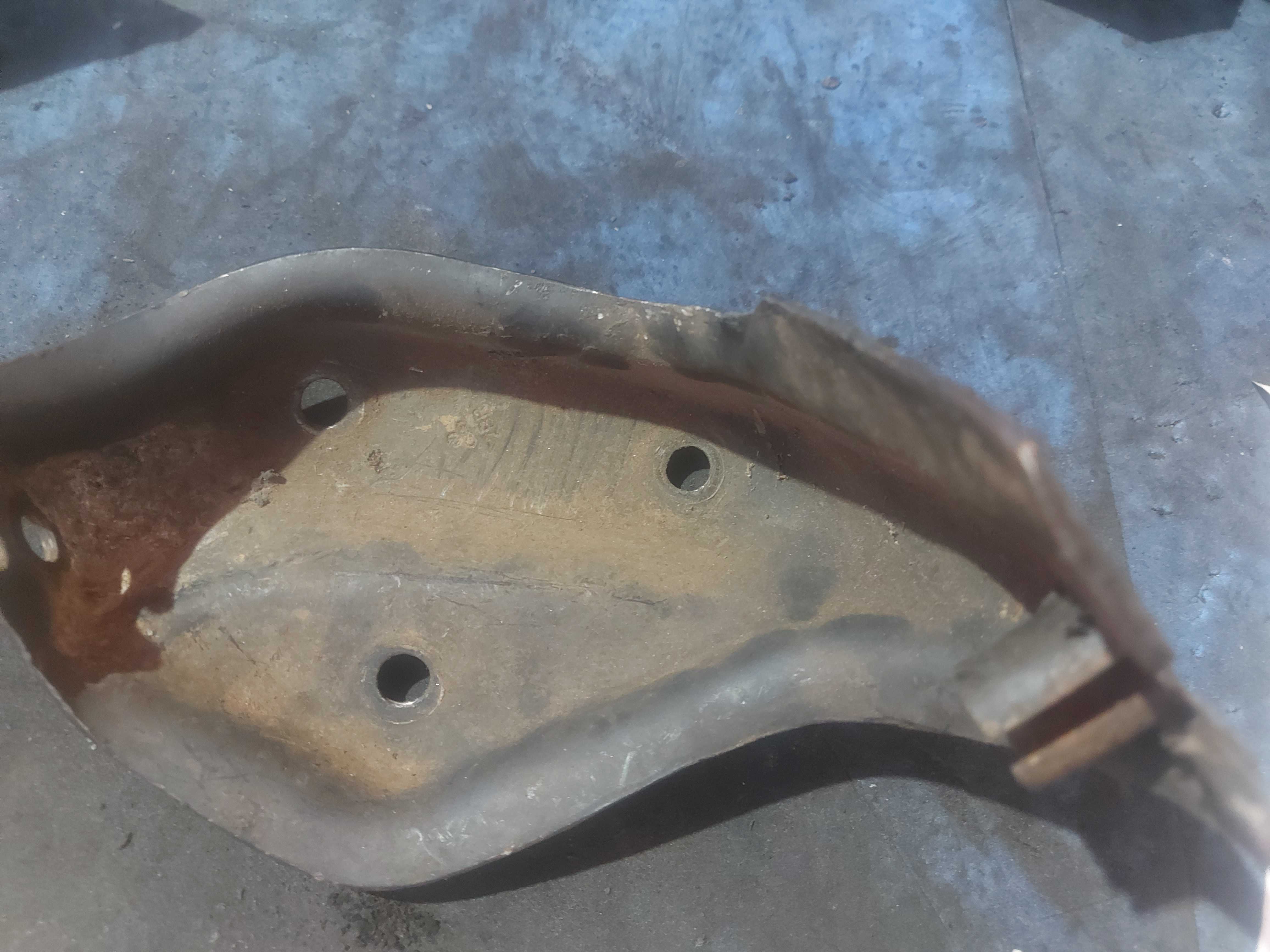 Suporte Esquerdo Do Coxim Do Motor Gol Cht