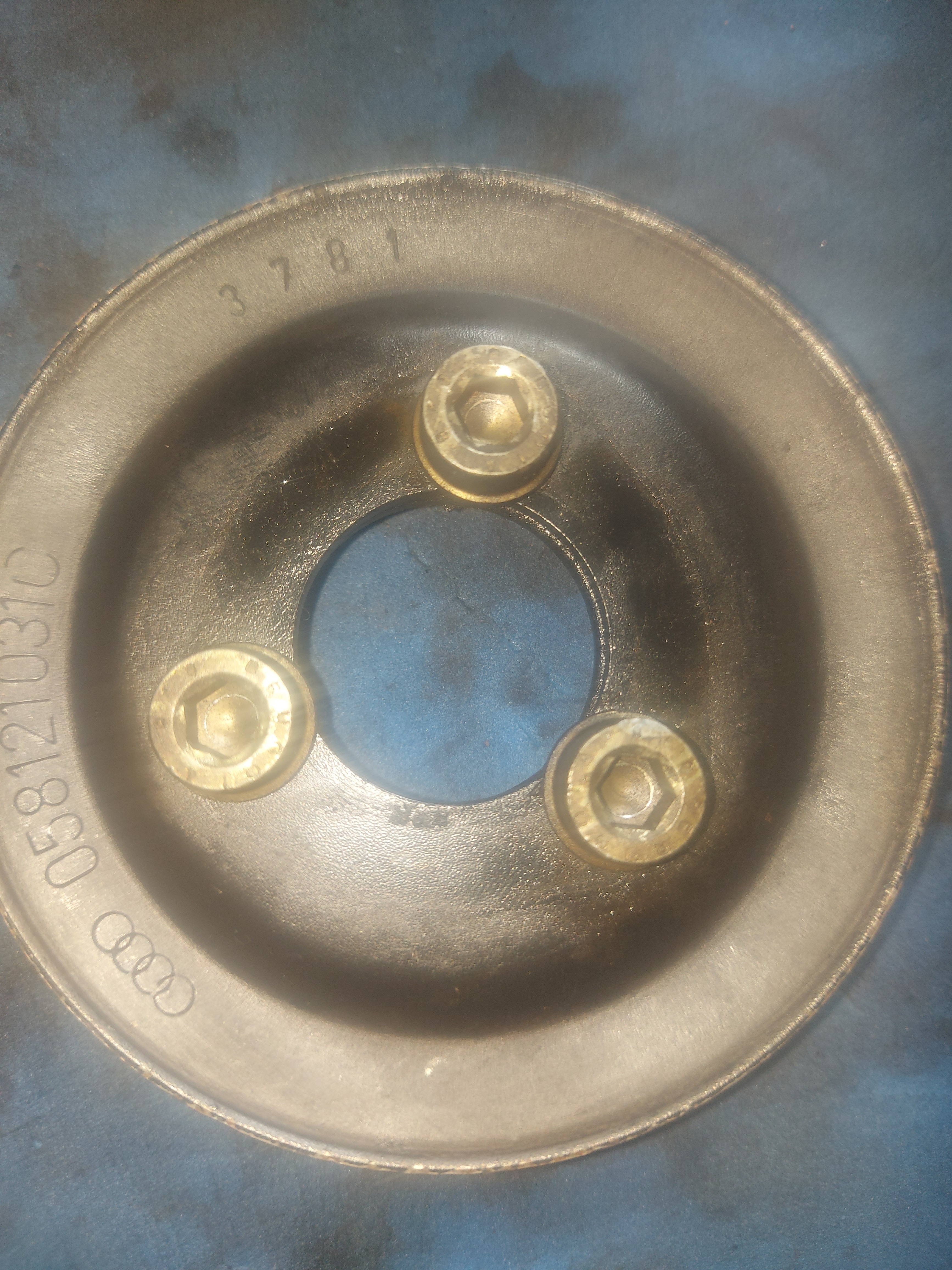 Polia Bomba De Agua Volkswagen Passat Turbo 1999 Original.