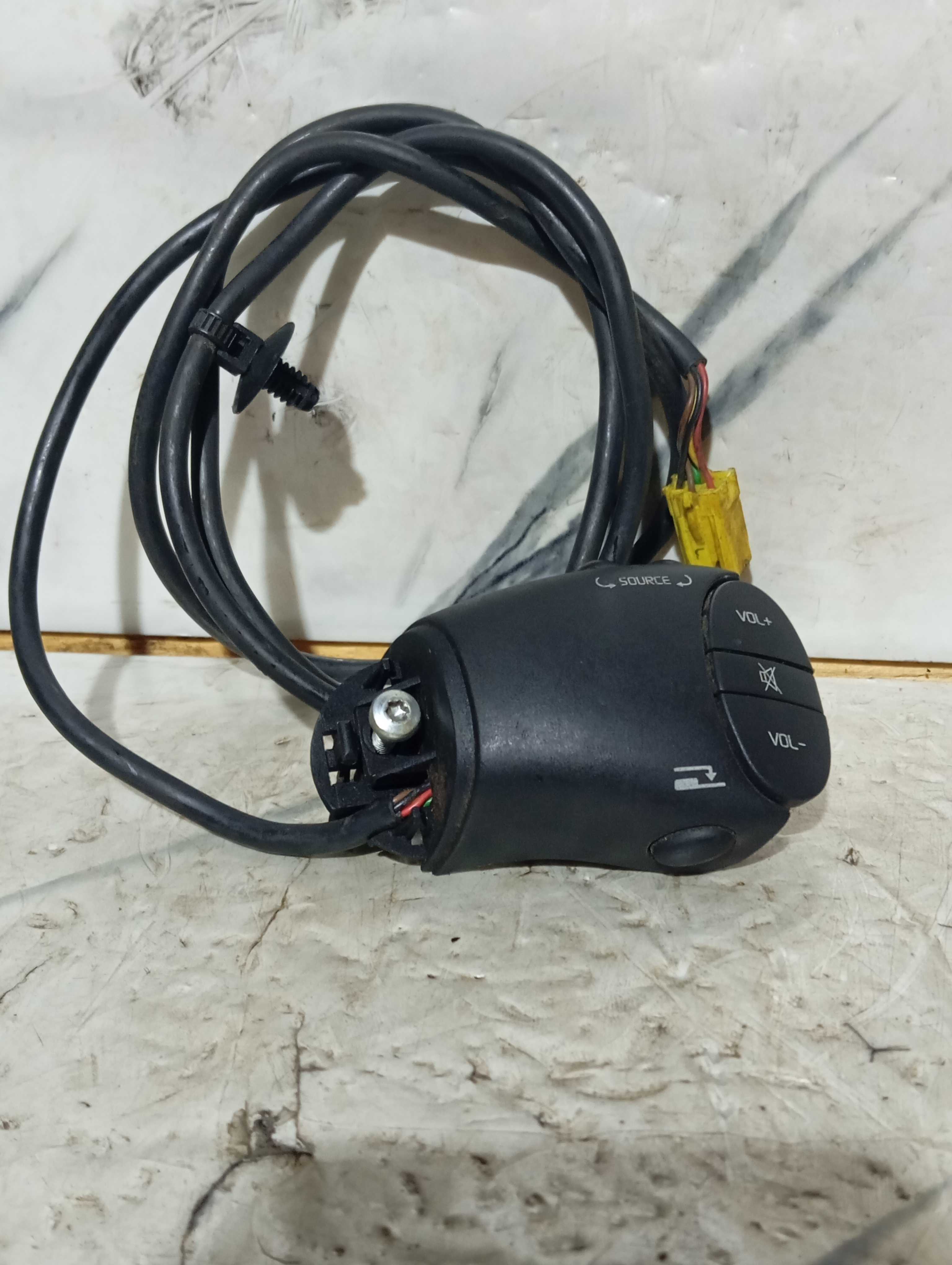 Comando De Som No Volante Renault Clio Sandero Duster