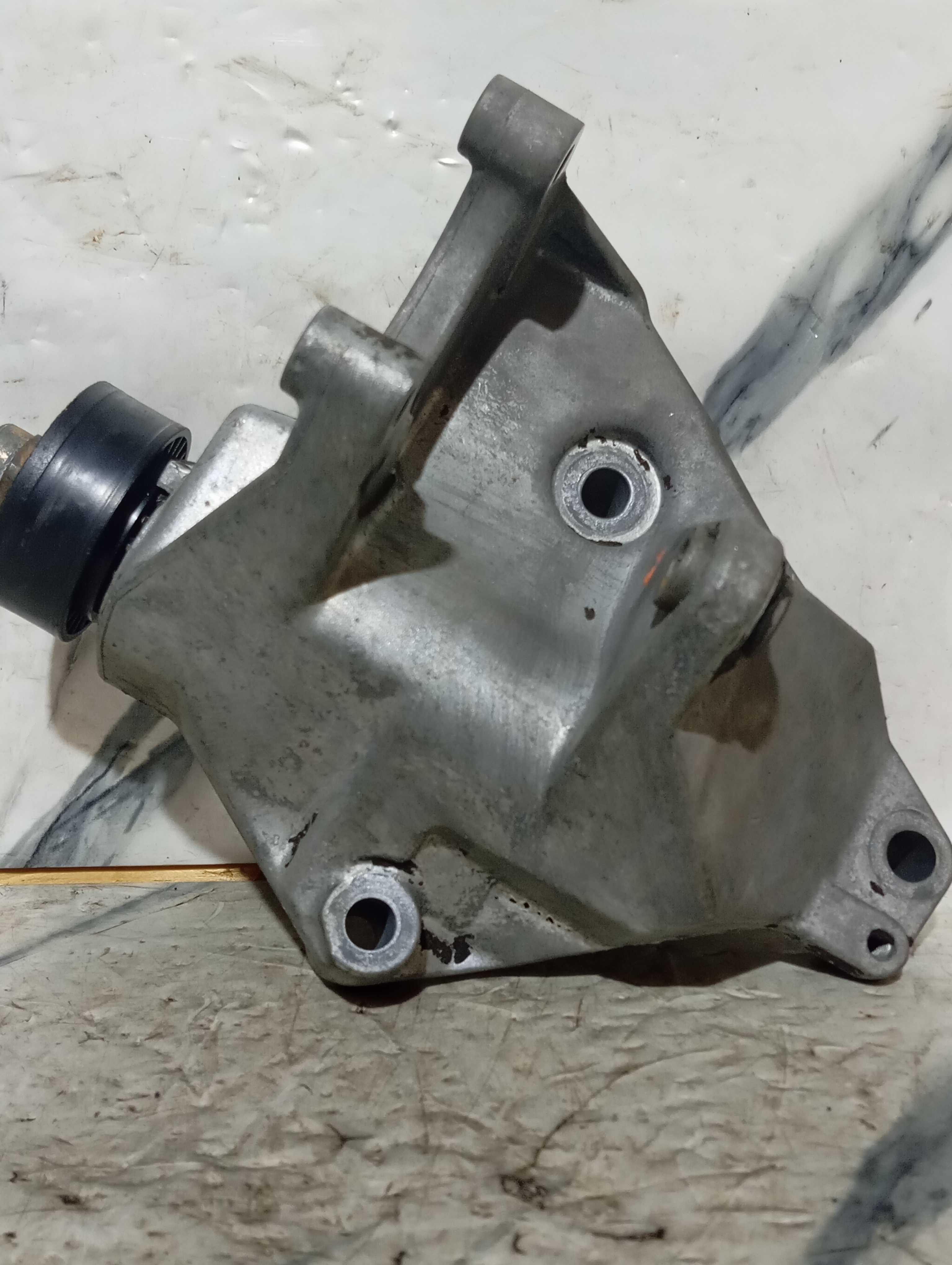 Suporte Da Bomba De Direção Hidráulica Clio Peugeot 1.0 16v