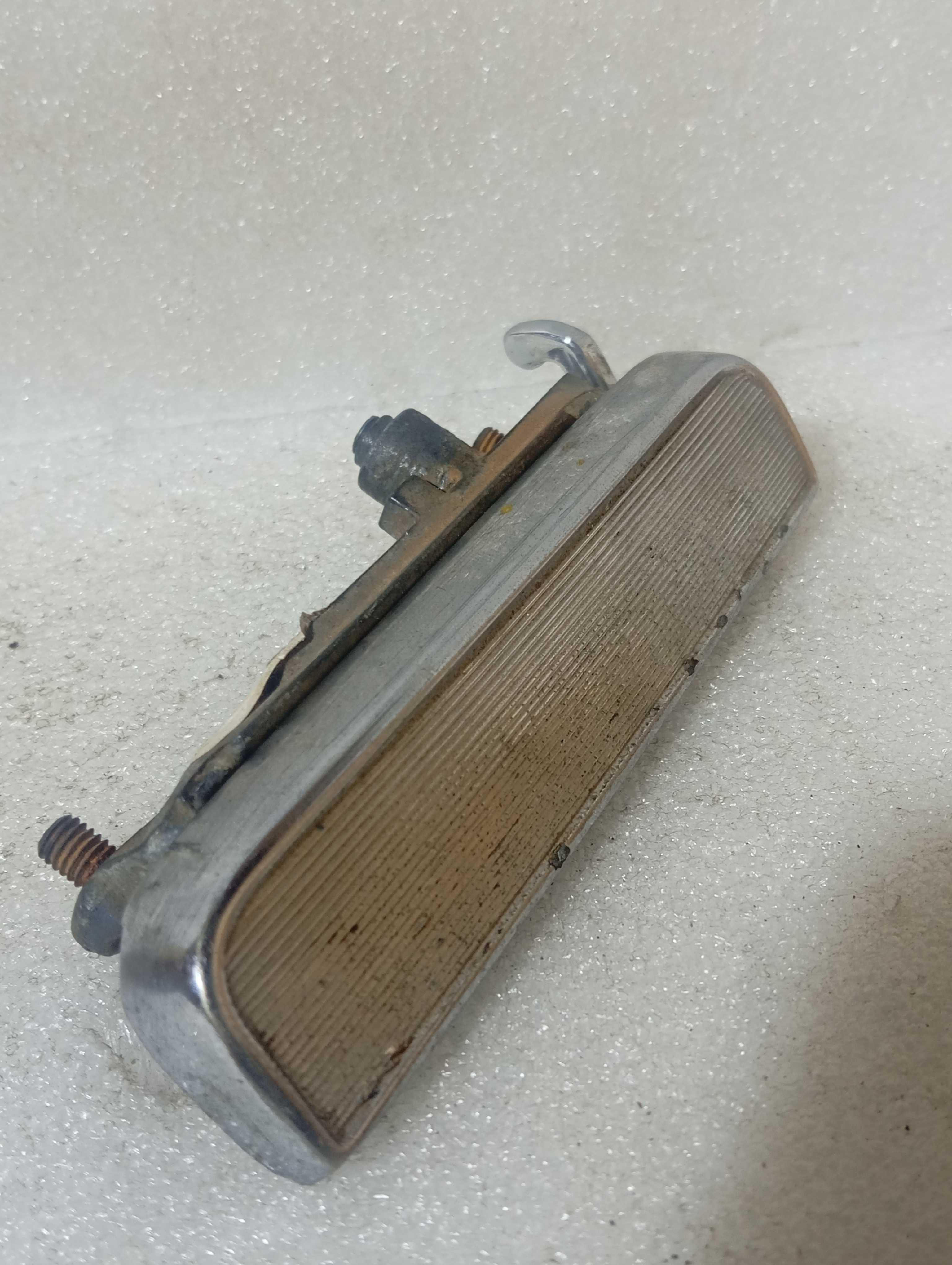 Maçaneta porta GM Chevette lado esquerdo ano 83/84