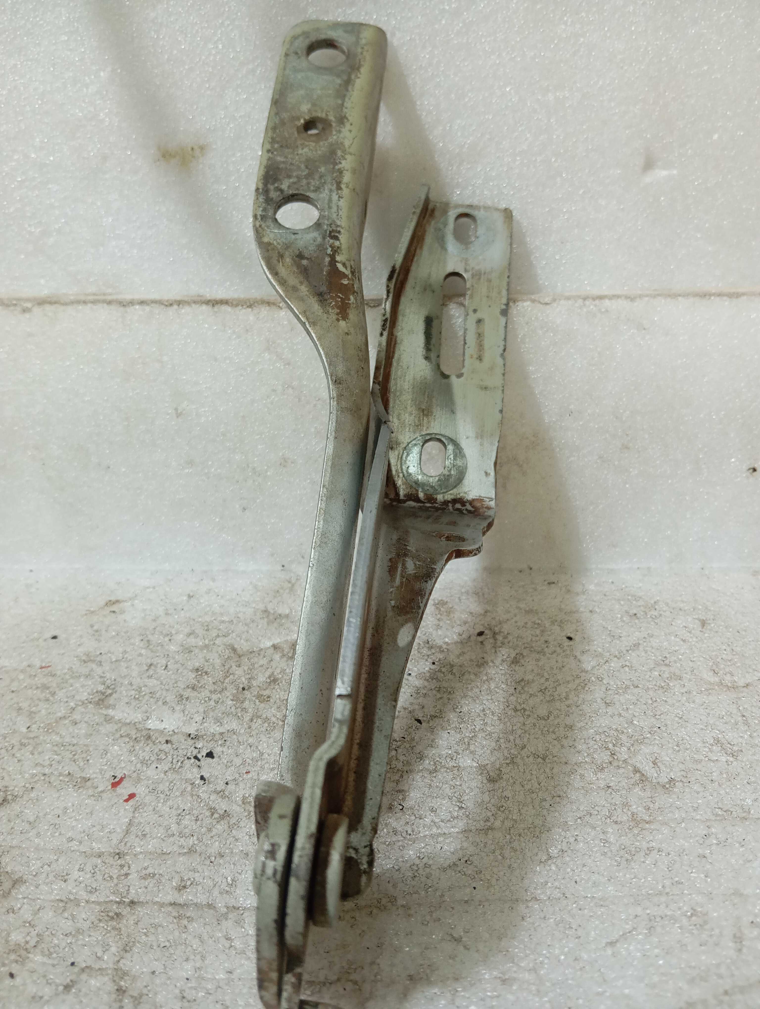 Dobradiça capo braço direito diantei peugeot 307 2010 a 2012