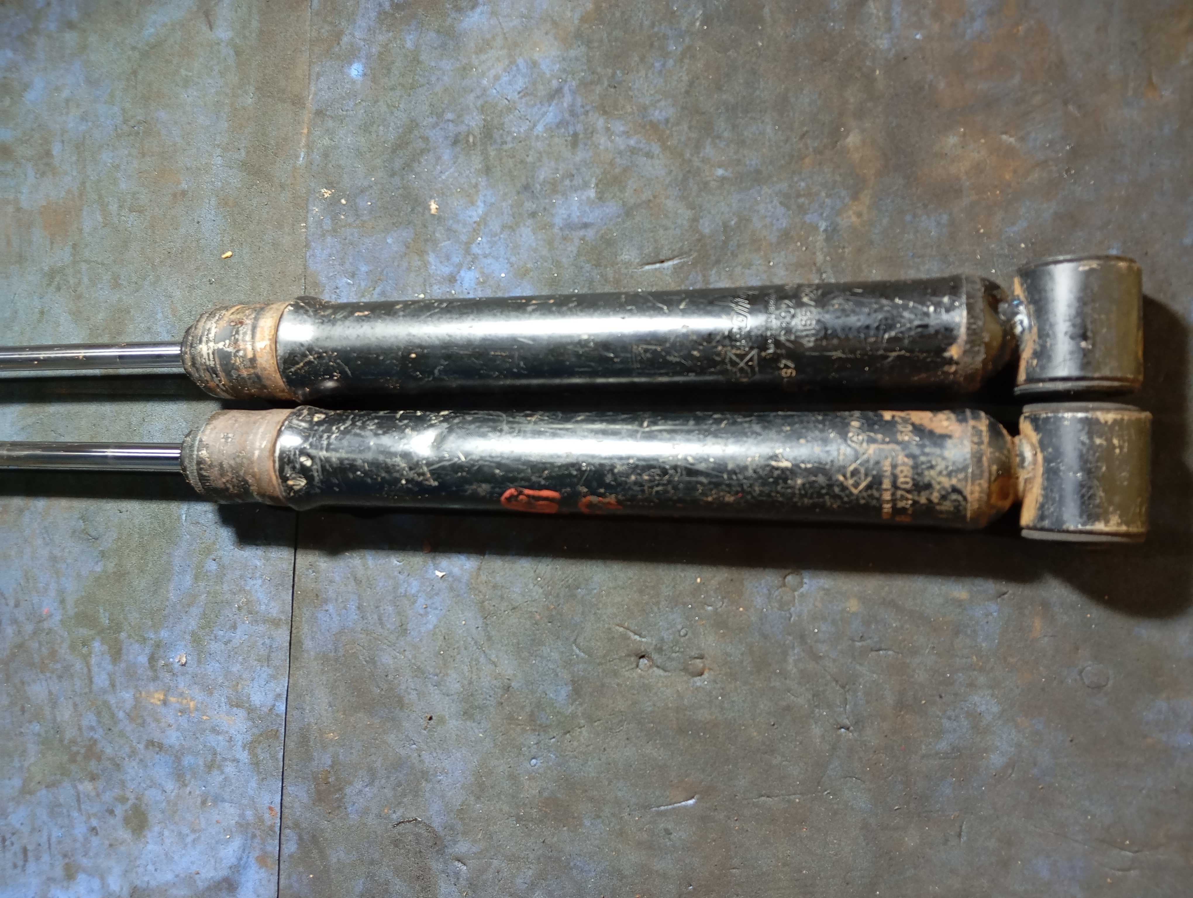 Par Amortecedor Traseiro Vw Gol G1 G2 G3 G4 G5 Parati Voyage