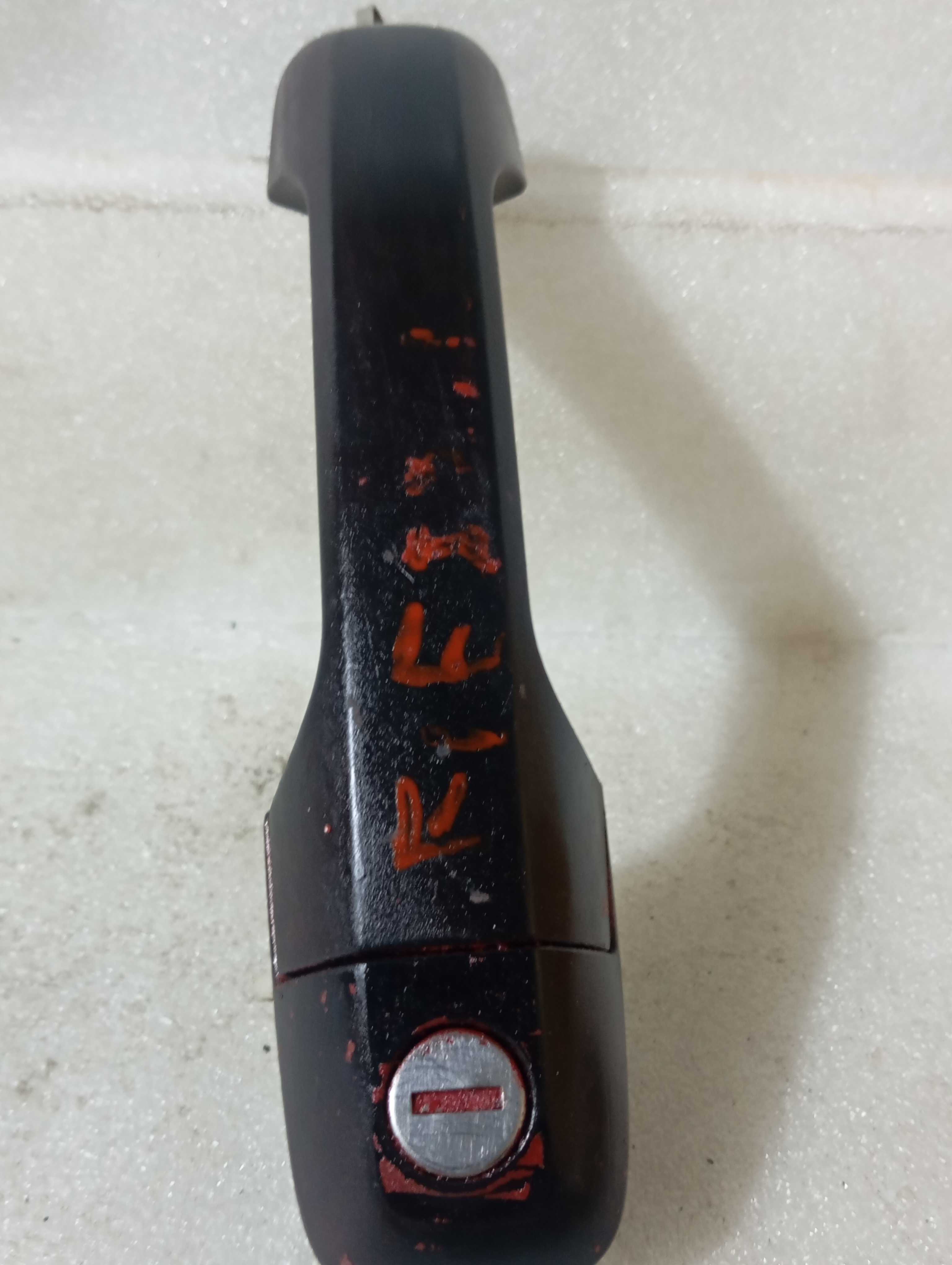 Maçaneta Da Porta Dianteira Direita Ford Fiesta Ano 2004