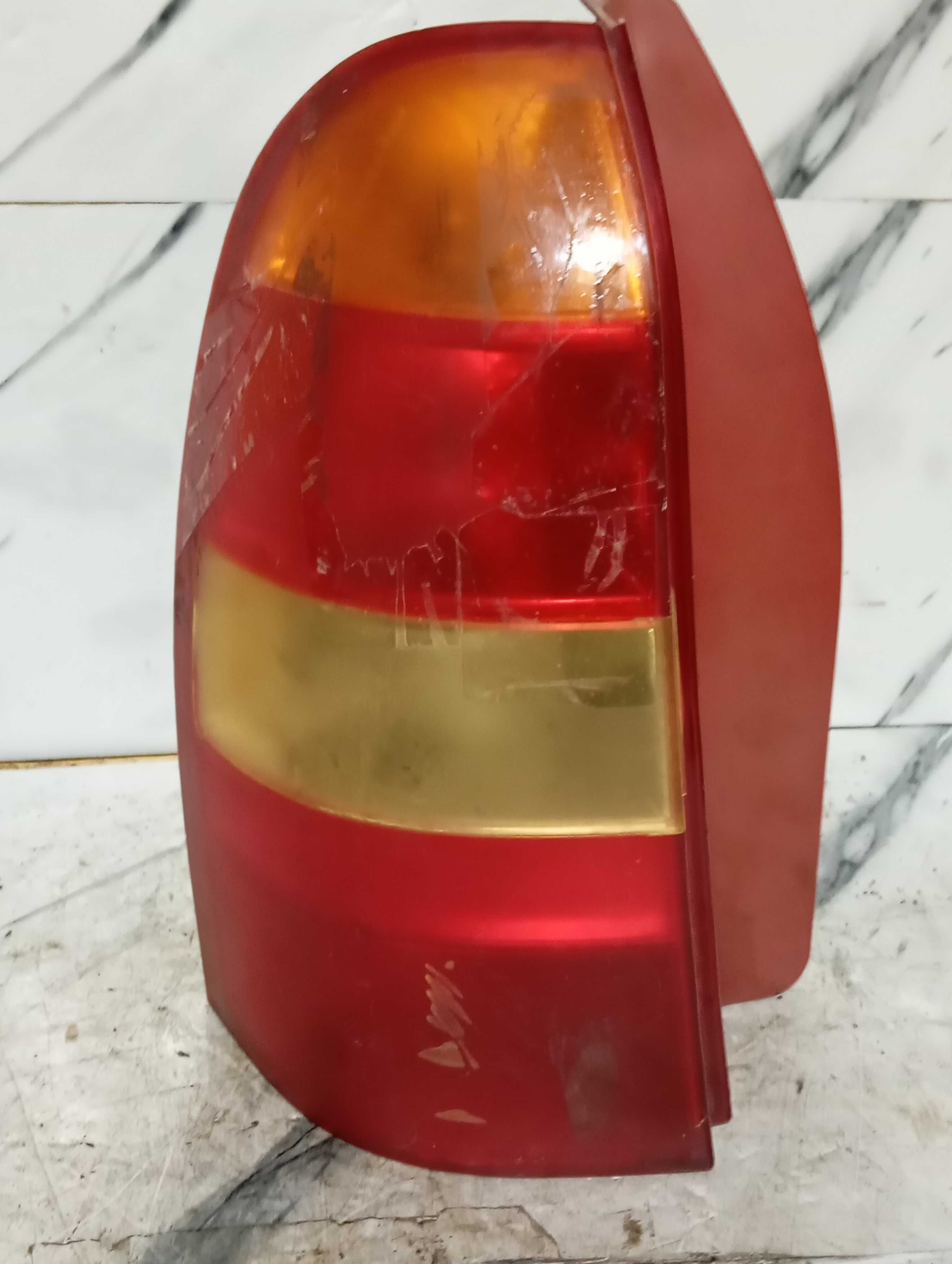 Lanterna Traseira Palio Weekend Ano 2001 Lado Esquerdo