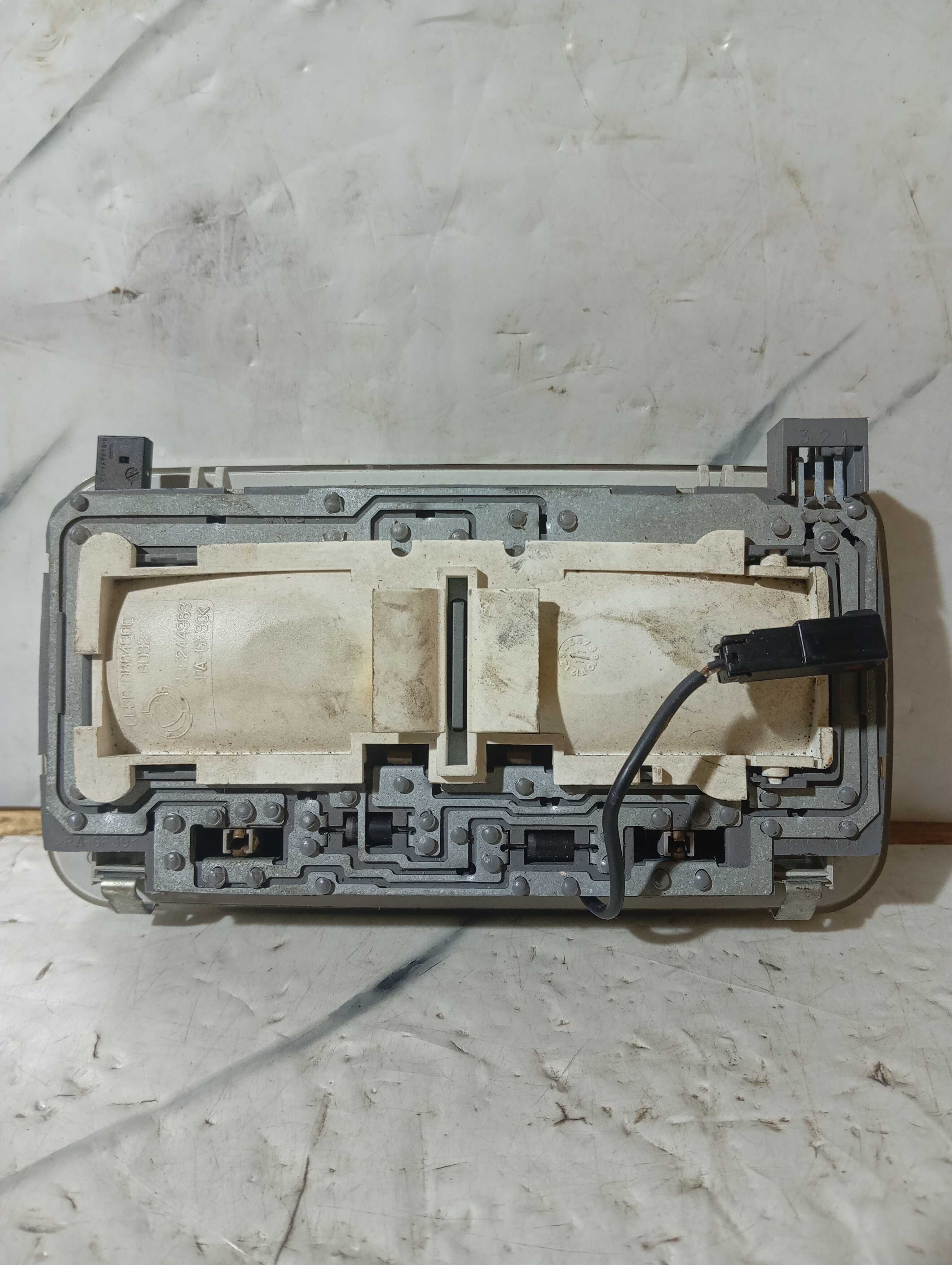 Luz Lanterna Teto Cortesia Fiat Idea Punto Siena 2008 A 2012