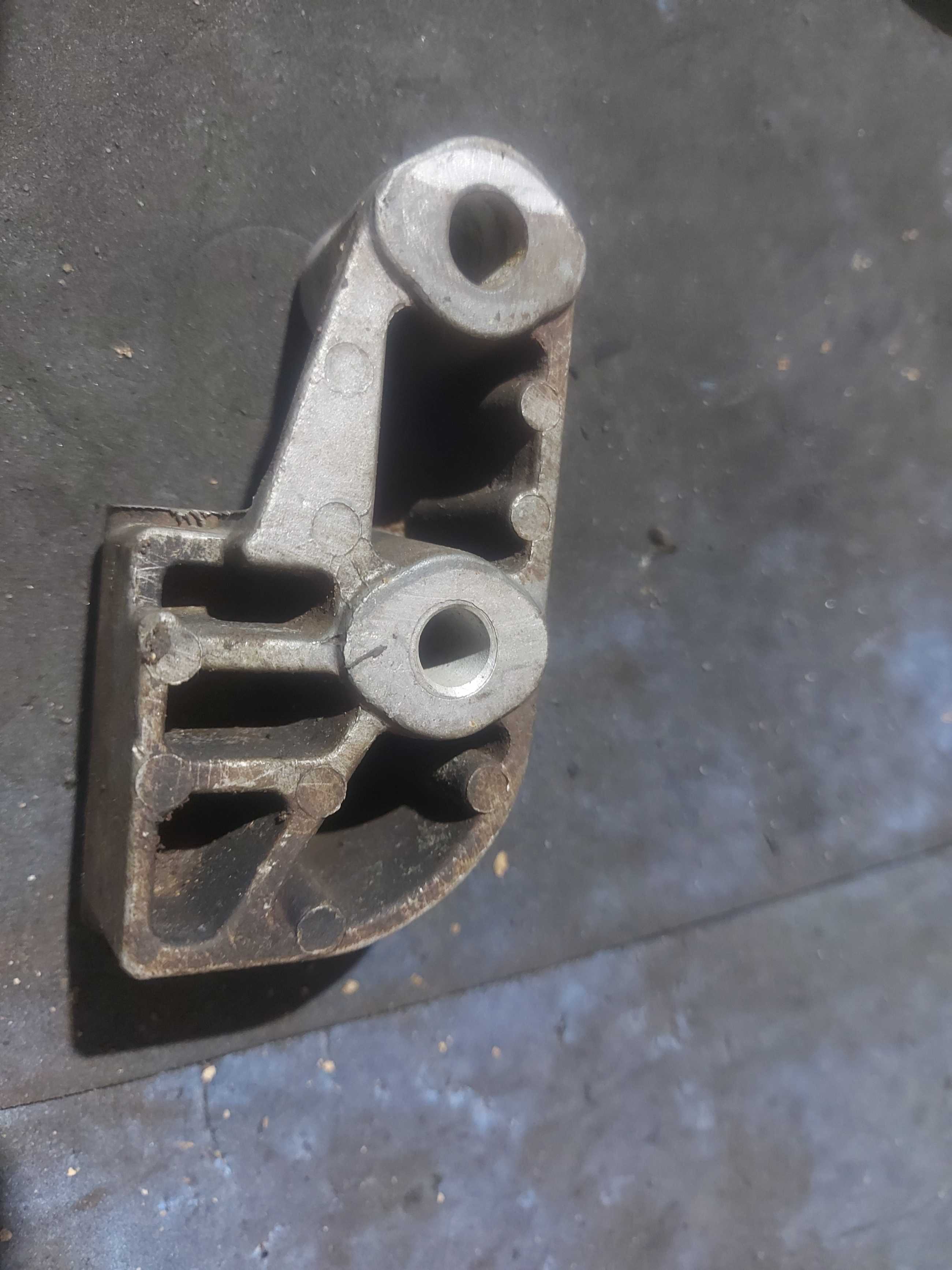 Suporte Alternador Gm Celta Cobalt Corsa Montana 2003 A 2012