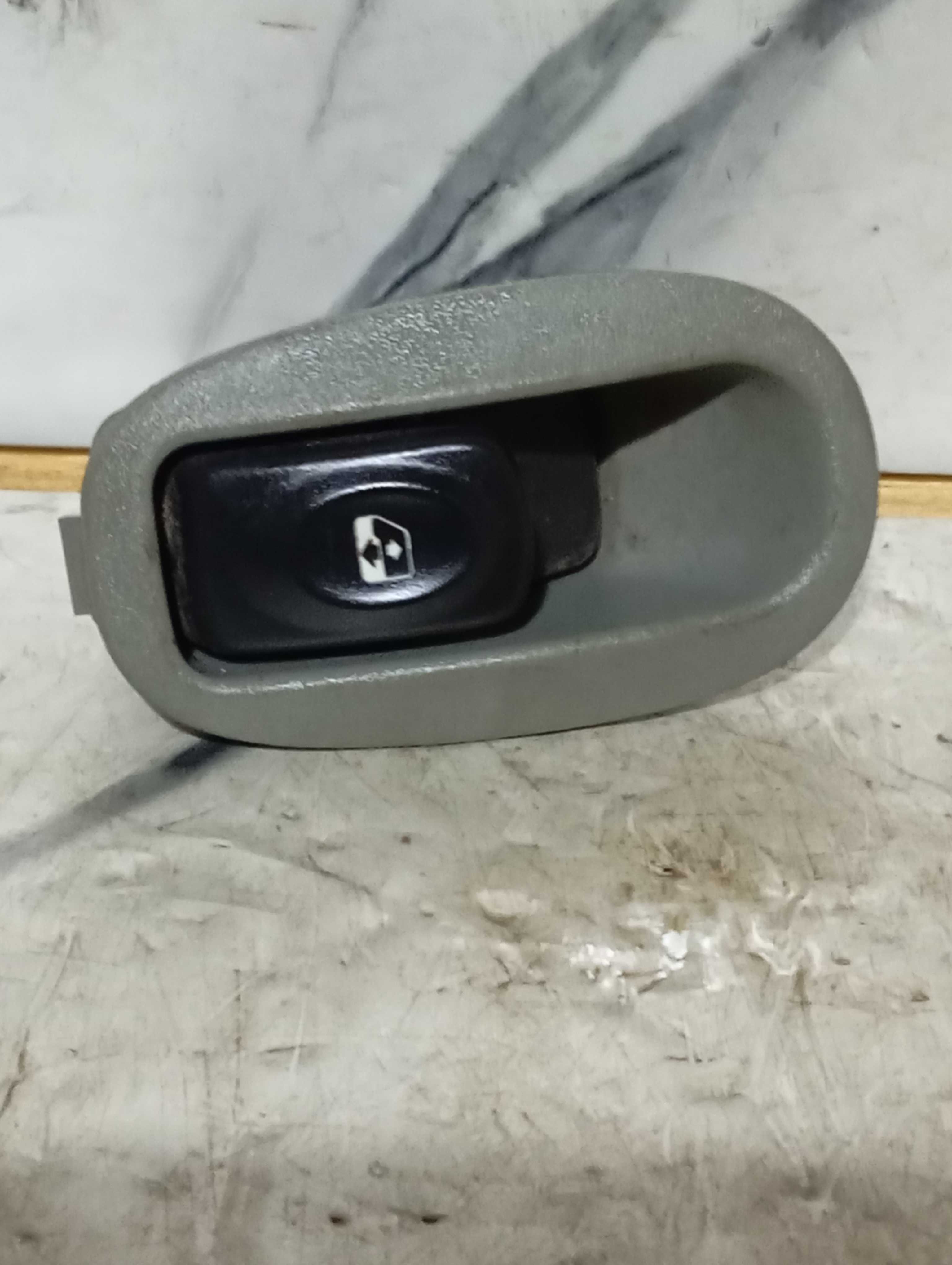 Botao vidro elétrico traseiro cli renault scenic 1999 a 2006