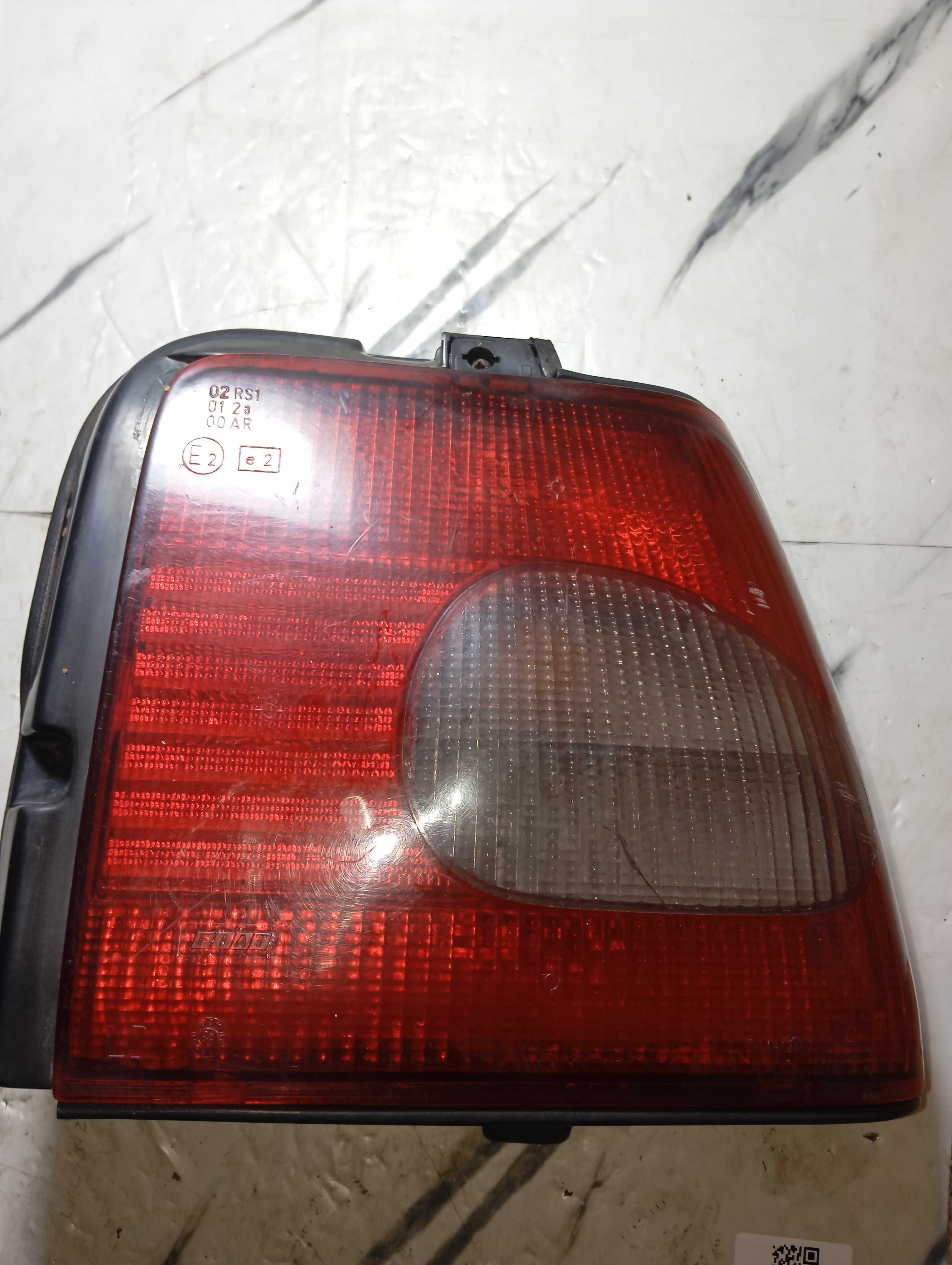 Lanterna Traseira Tempra 96 Lado Direito Cibié C/pq Avaria