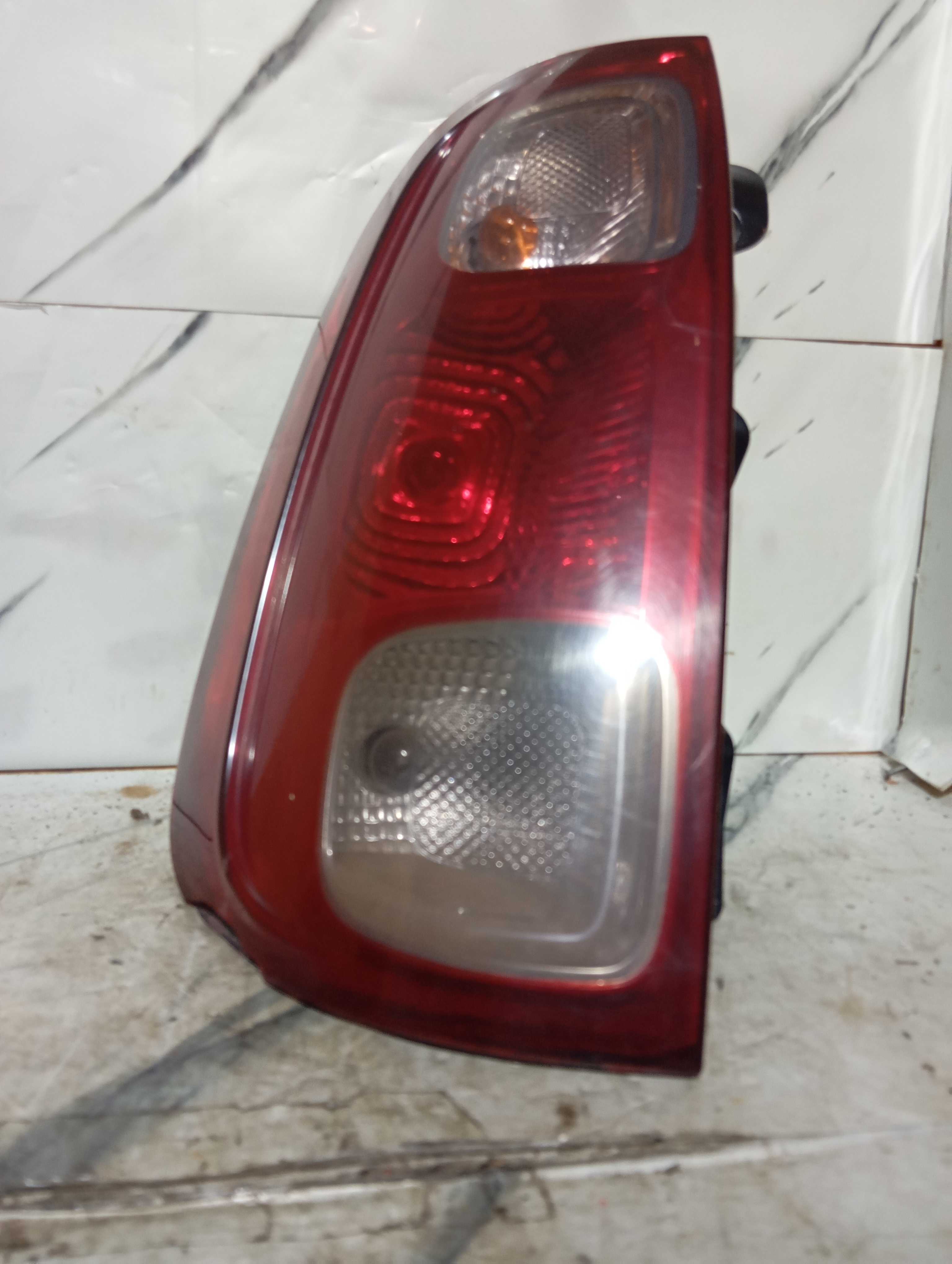 Lanterna Traseira Uno Vivace Ano 2013 Lado Esquerdo Com Deta