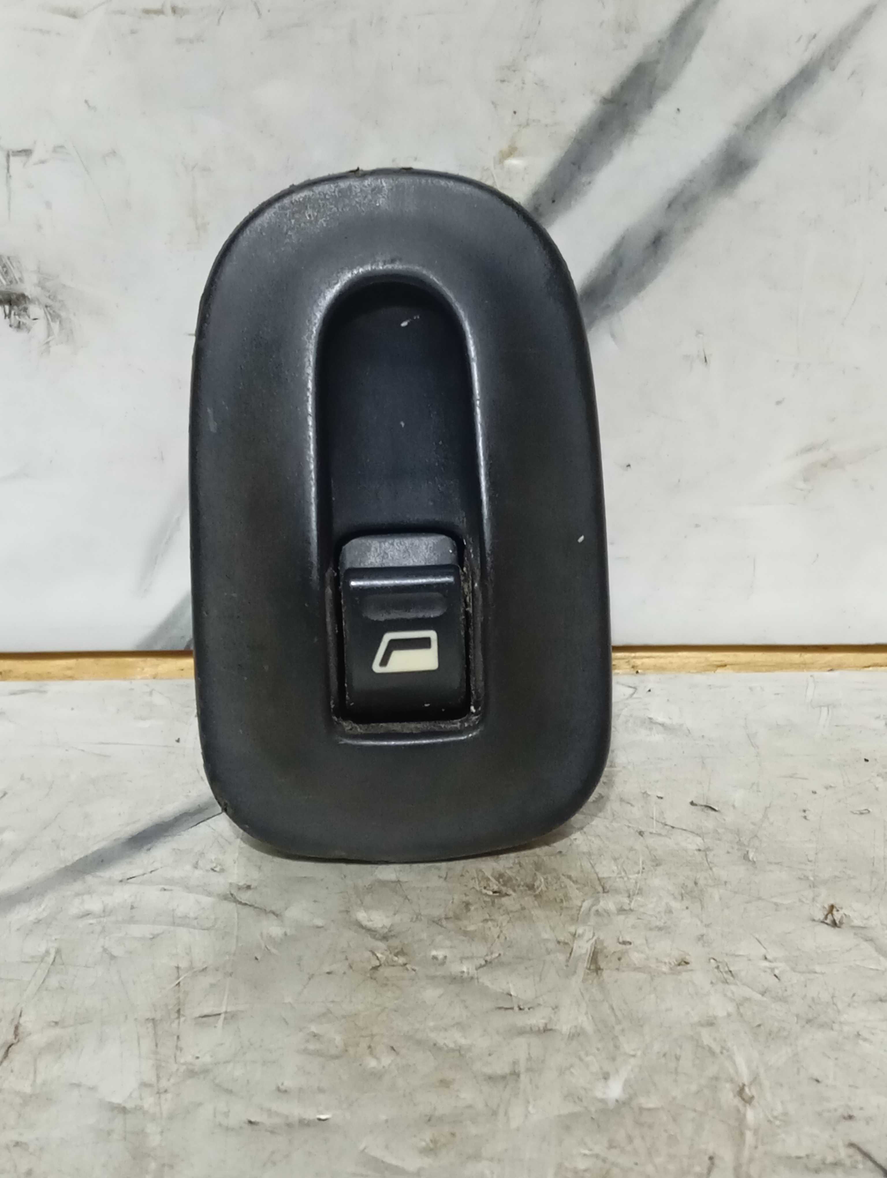 O Botão Do Vidro Elétrico Lado Direito Peugeot 206