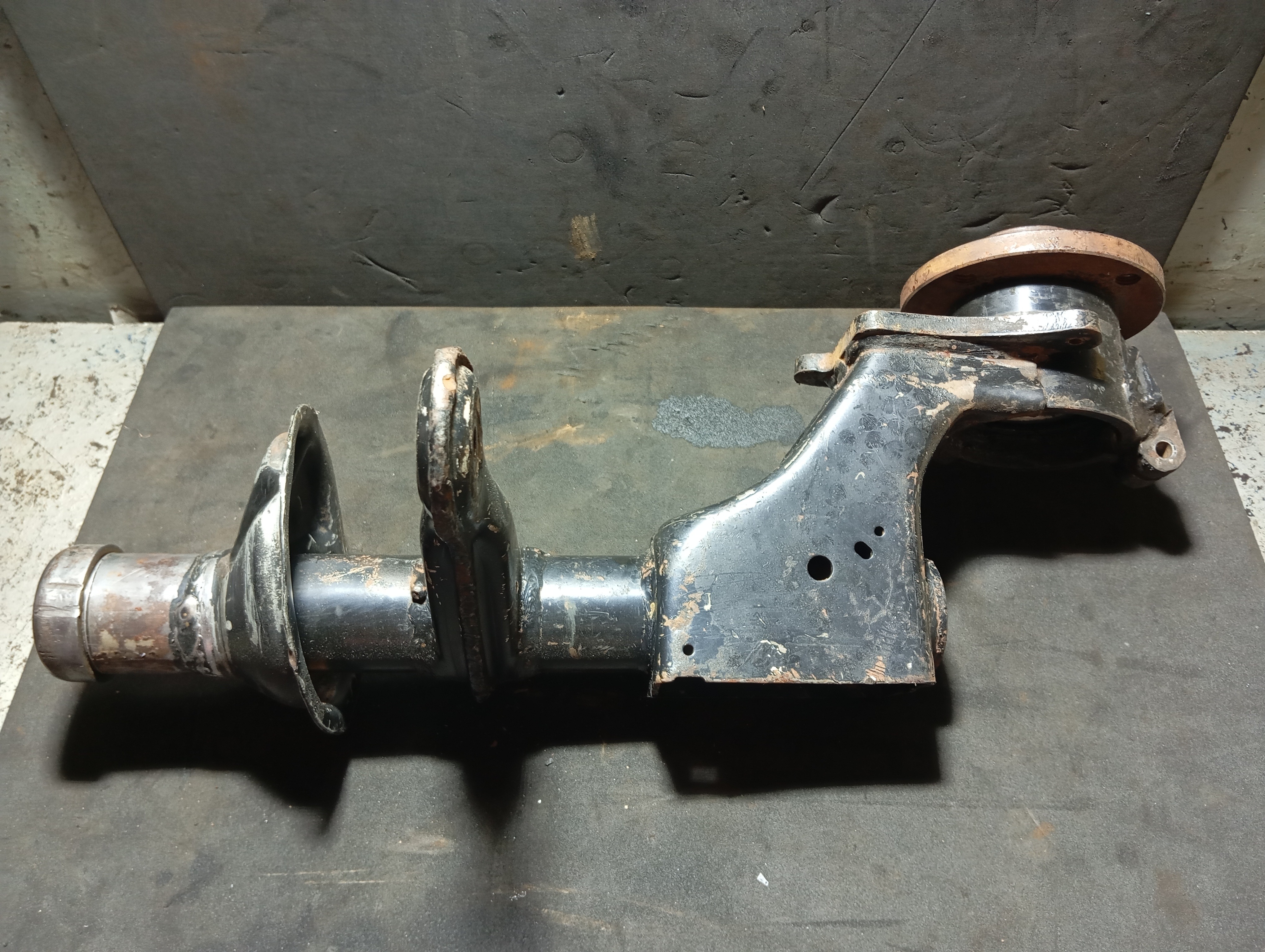 Torre telescópica dianteiro esquerdo vw gol pivo fino.