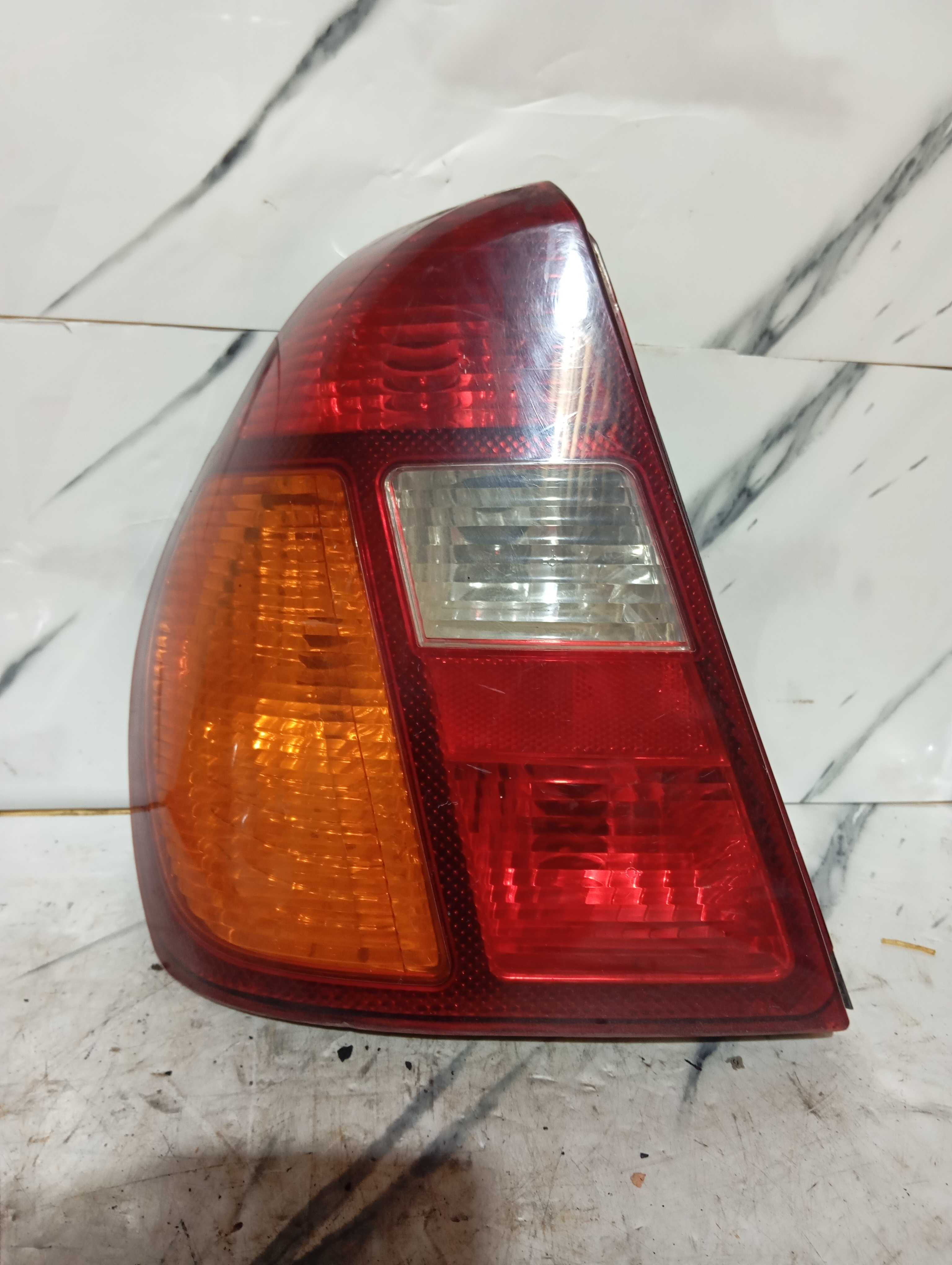 Lanterna Traseira Esquerda Clio Sedan Ano 2001