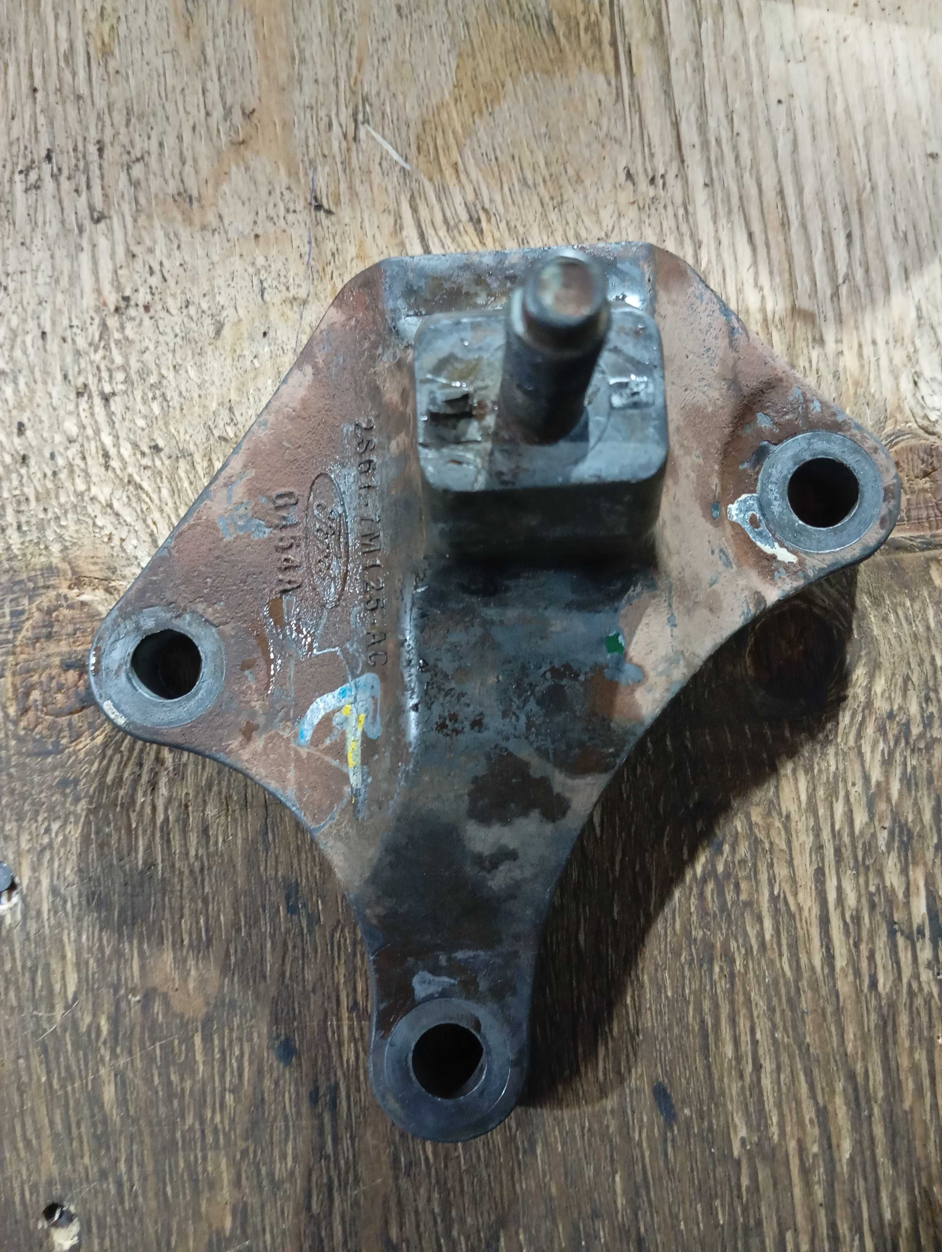 Suporte Coxim Câmbio Superior 1.0 1. Ford Fiesta 2007 A 2007